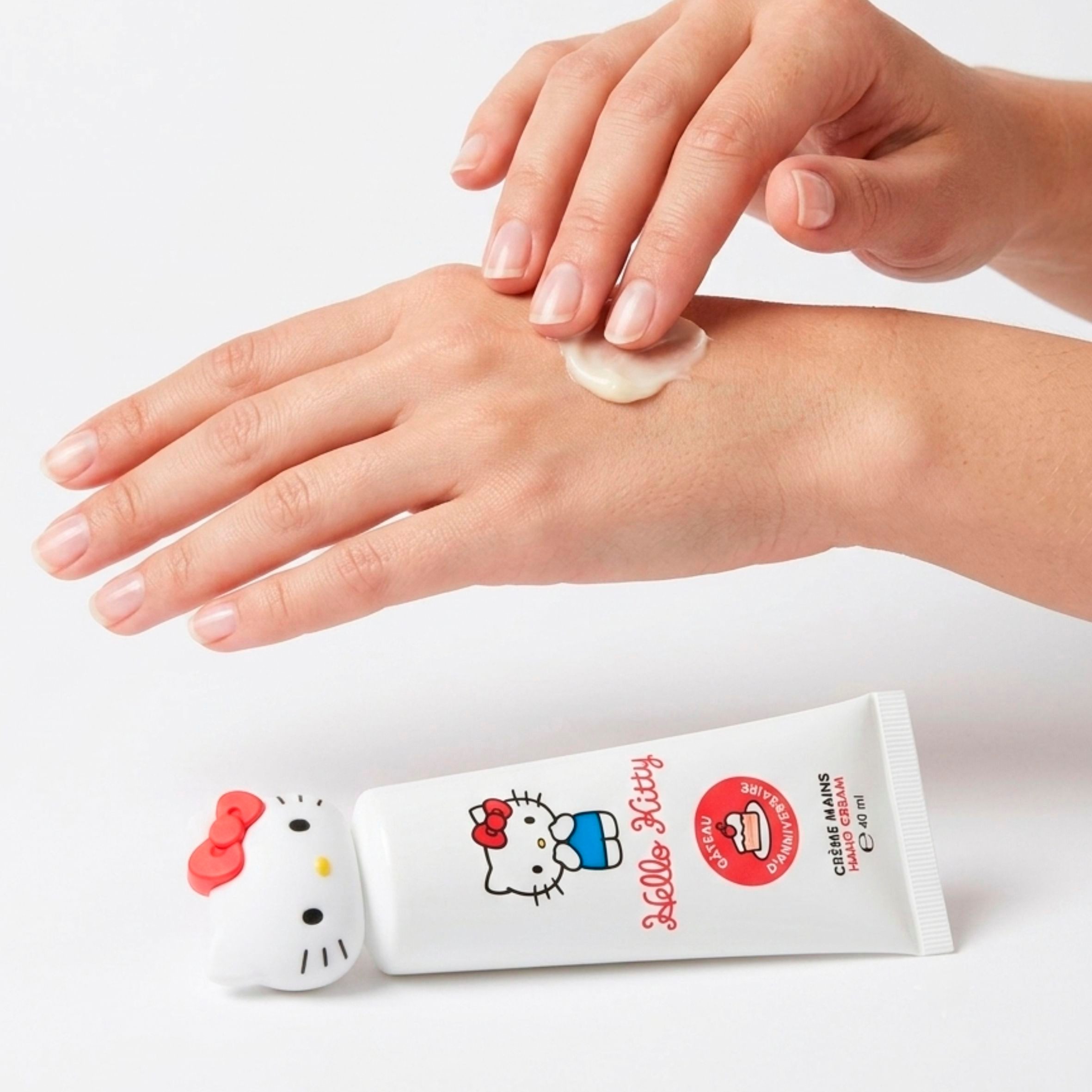 HF Home Flair Handpflege-Set 1x Hello Kitty Handpflege-Geschenkset mit Handcreme & Lippenbalsam, 1-tlg., Ultimatives Pflege-Duo! – Bild 3 von 4