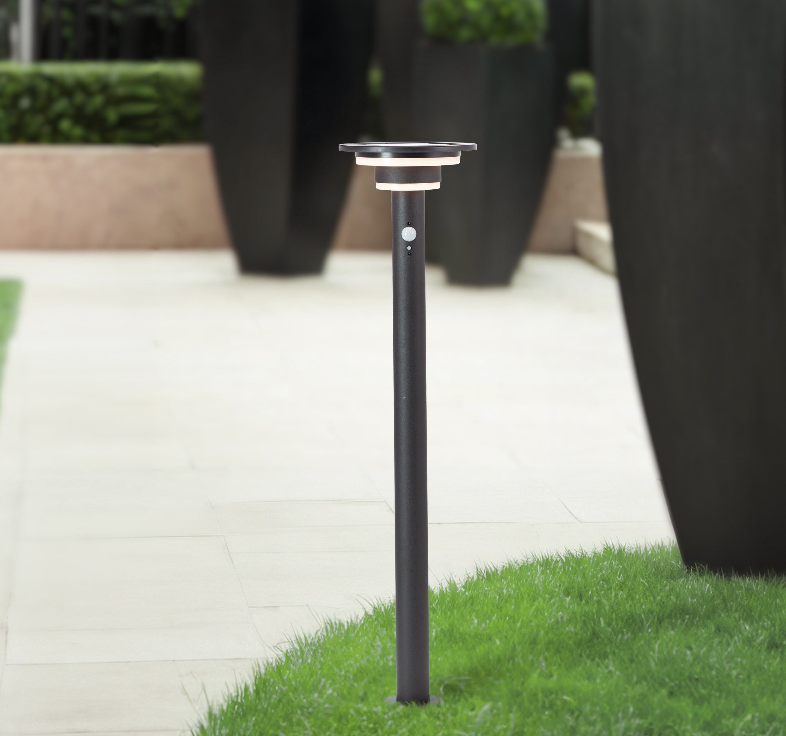 Brilliant LED Außen-Stehlampe Garvina, Bewegungsmelder, LED fest integriert, Warmweiß, Solar, 85 cm, 430 lm, 3000 K, Edelstahl, schwarz