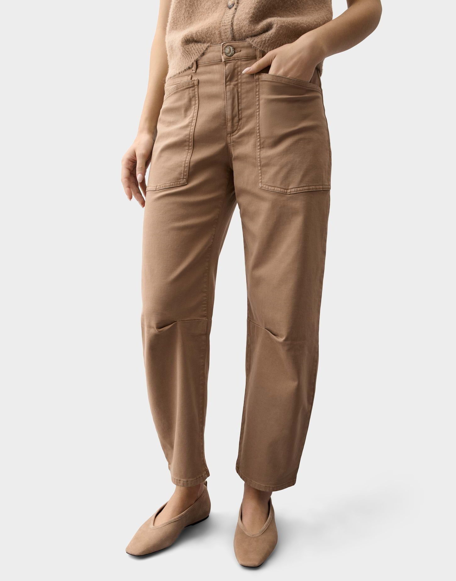 OPUS PANTS Relax-fit-Jeans Lisana vibrant aus weichem Satin Ovale Beinform mit Cargotaschen und Abnäher am Knie