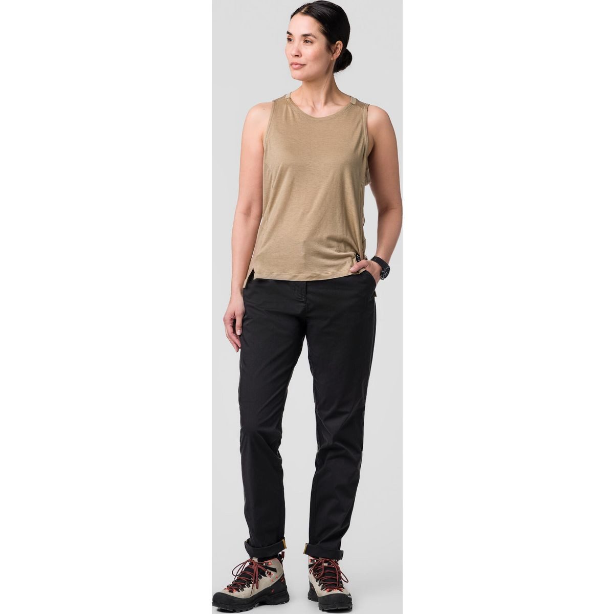 Salewa Outdoorhose Fanes Light Pant W Leichte, elastische Damenhose für Sommeraktivitäten, umweltfreundlich