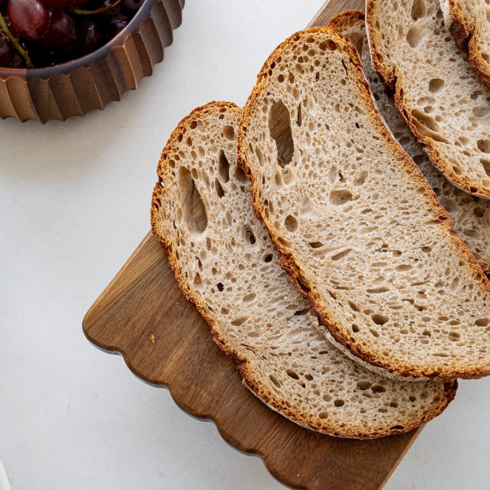 Zoha Servierplatte Holz Servierbrett Wave, handgefertigtes Akazeinholz