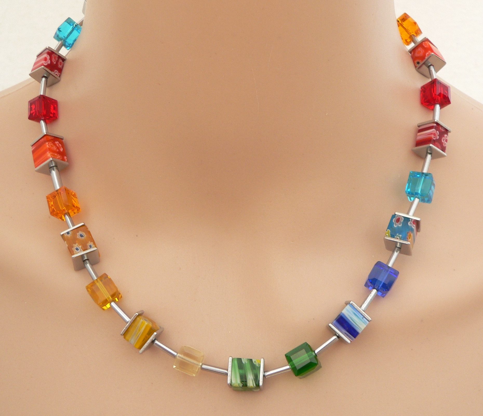 traumschmuck Collier 107c Collier Würfel Glas Millefiori Kristallglas facettiert bunt (inkl Schmuckbox), handgefertigt, Made in Germany