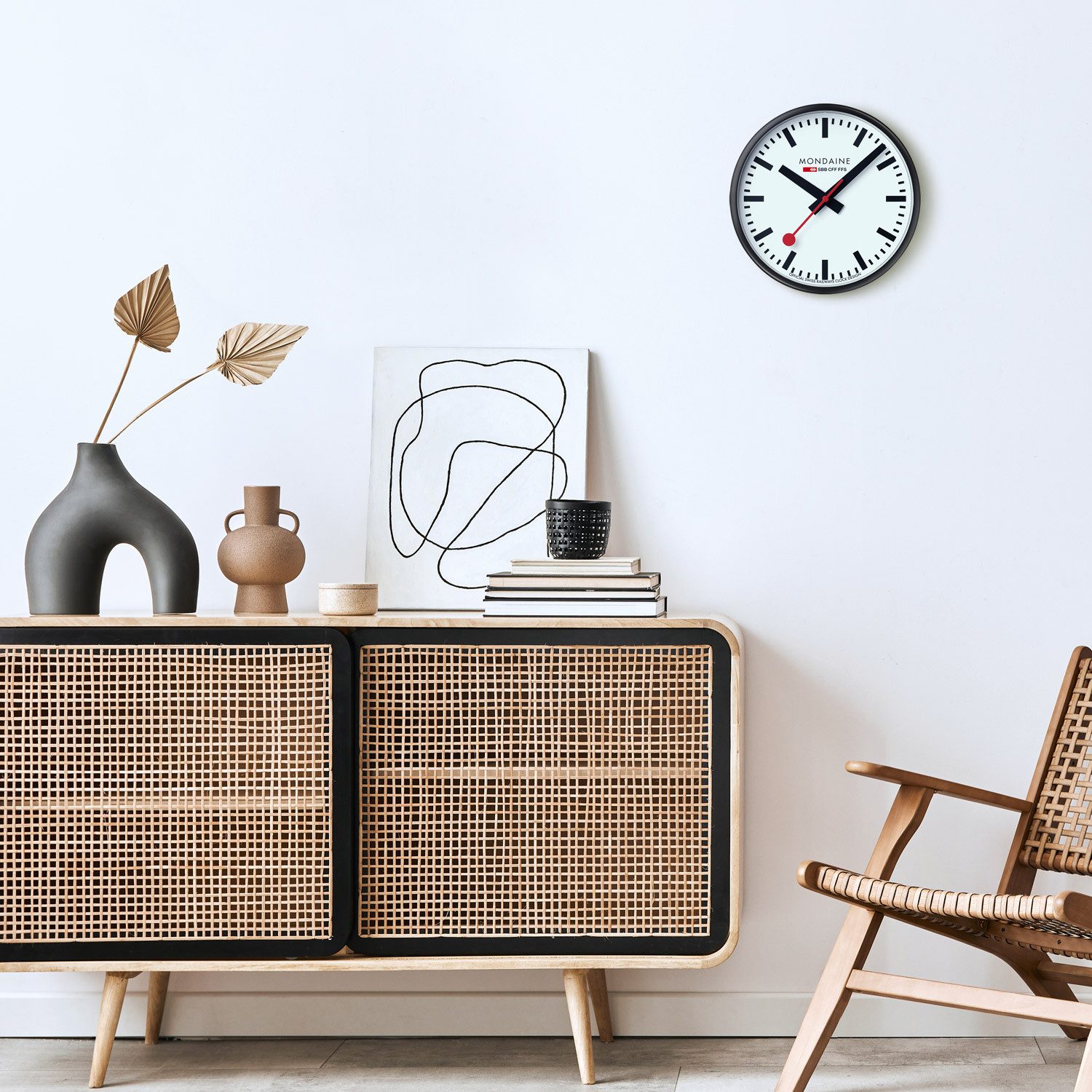 MONDAINE Wanduhr Quarz 25 cm Schwarz/Weiß