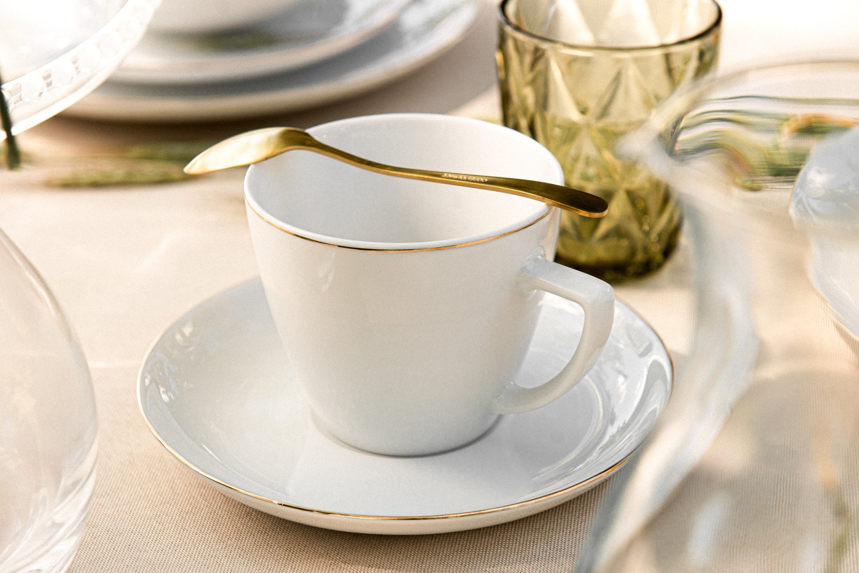 KONSIMO® Kaffeeservice BOSS Tassen & Untertassen (12-tlg), 6 Personen, Porzellan, rund, 350ml
