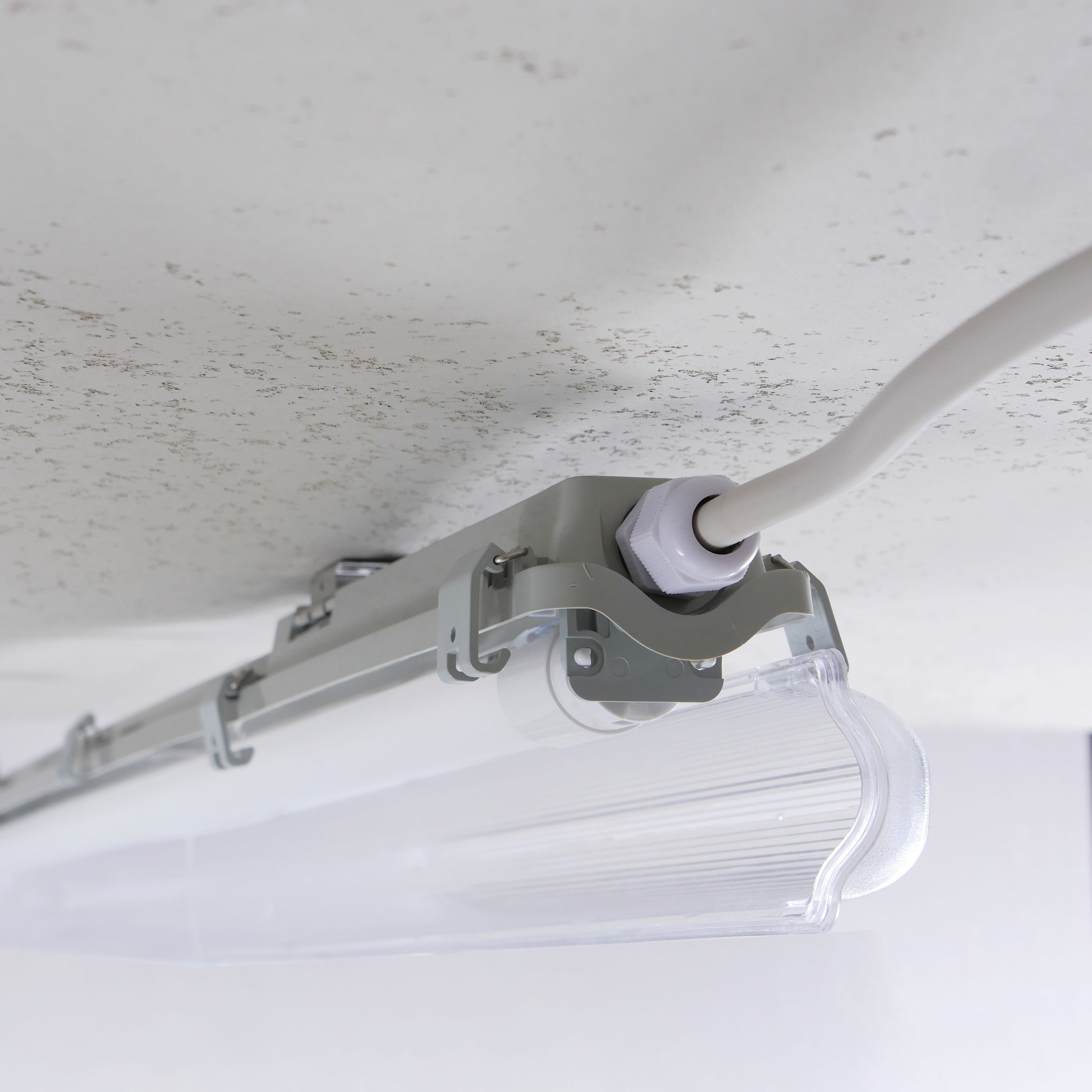 LED's light Basic LED Deckenleuchte 2400112_04 Feuchtraumleuchte, LED, mit LED-Röhre 120 cm 18W neutralweiß IP65