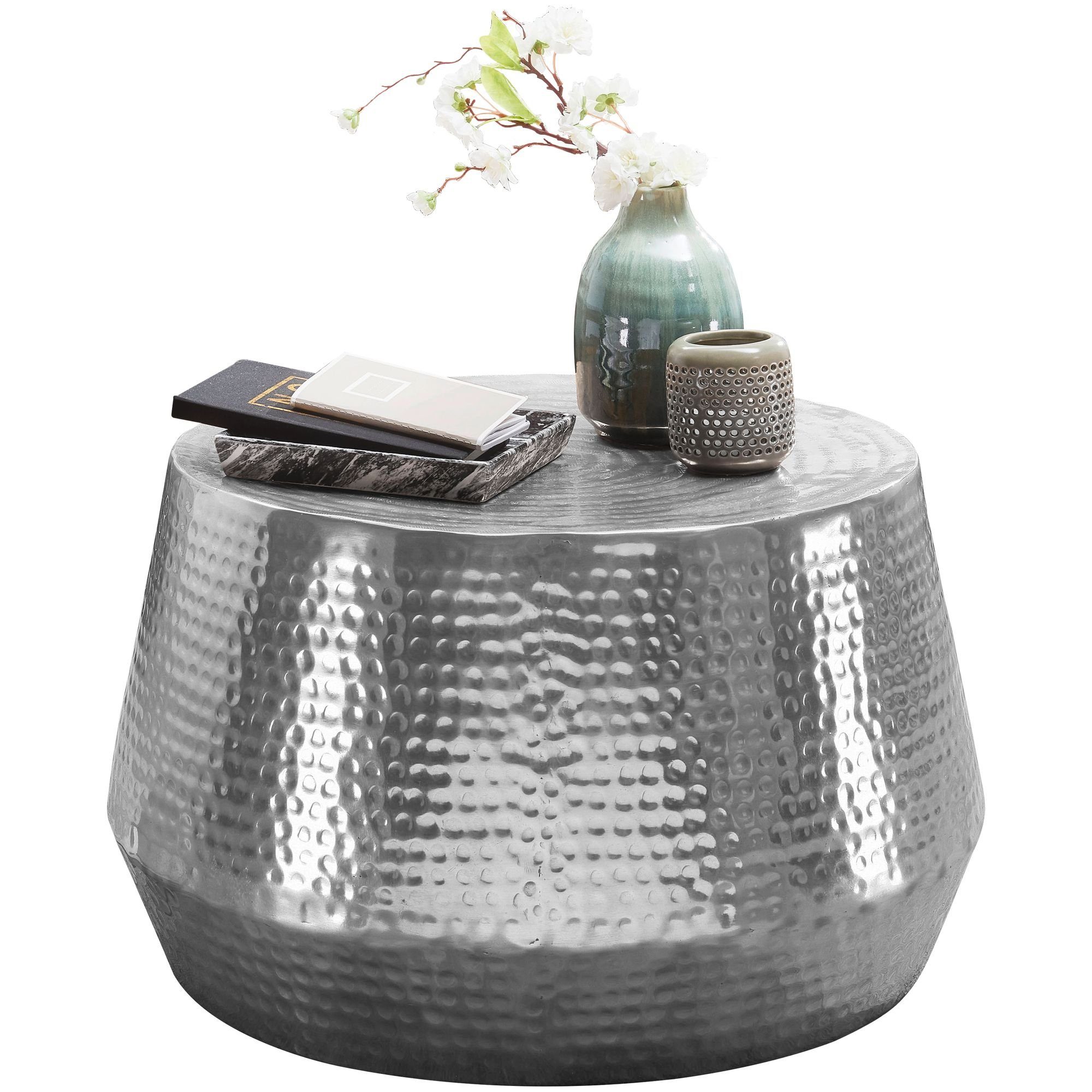 möbelando Couchtisch Couchtisch 60x36x60 cm Aluminium cm 60x36x60 Sofatisch Rund, Indisch Beistelltisch Klein Metall, Hammerschlag Design Orientalisch Stubentisch Couchtisch Modern, Aluminium Silber Wohnzimmertisch Loungetisch Flacher Beistelltisch