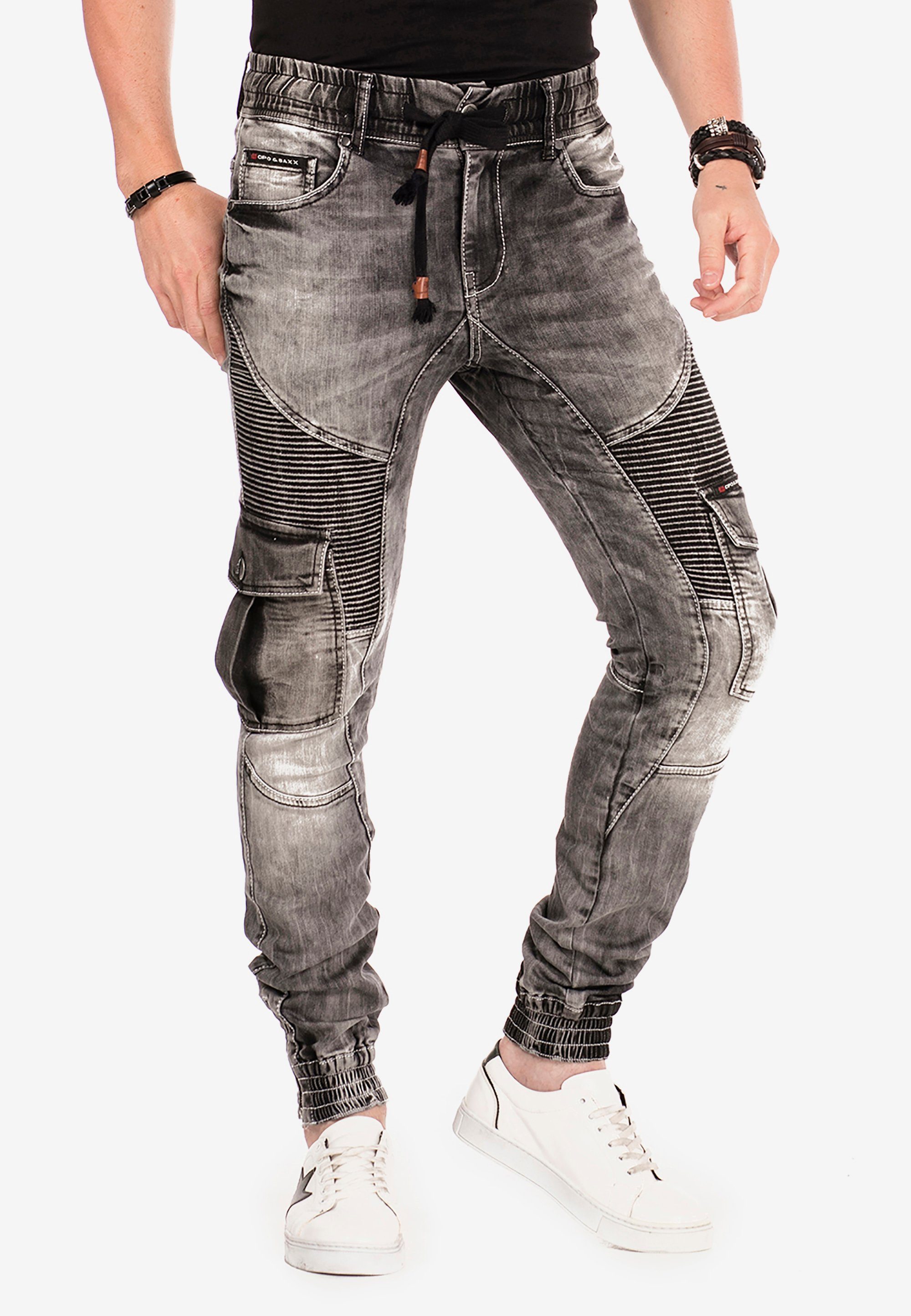 Cipo & Baxx Bequeme Jeans Bündchen mit am elastischen schwarz Saum