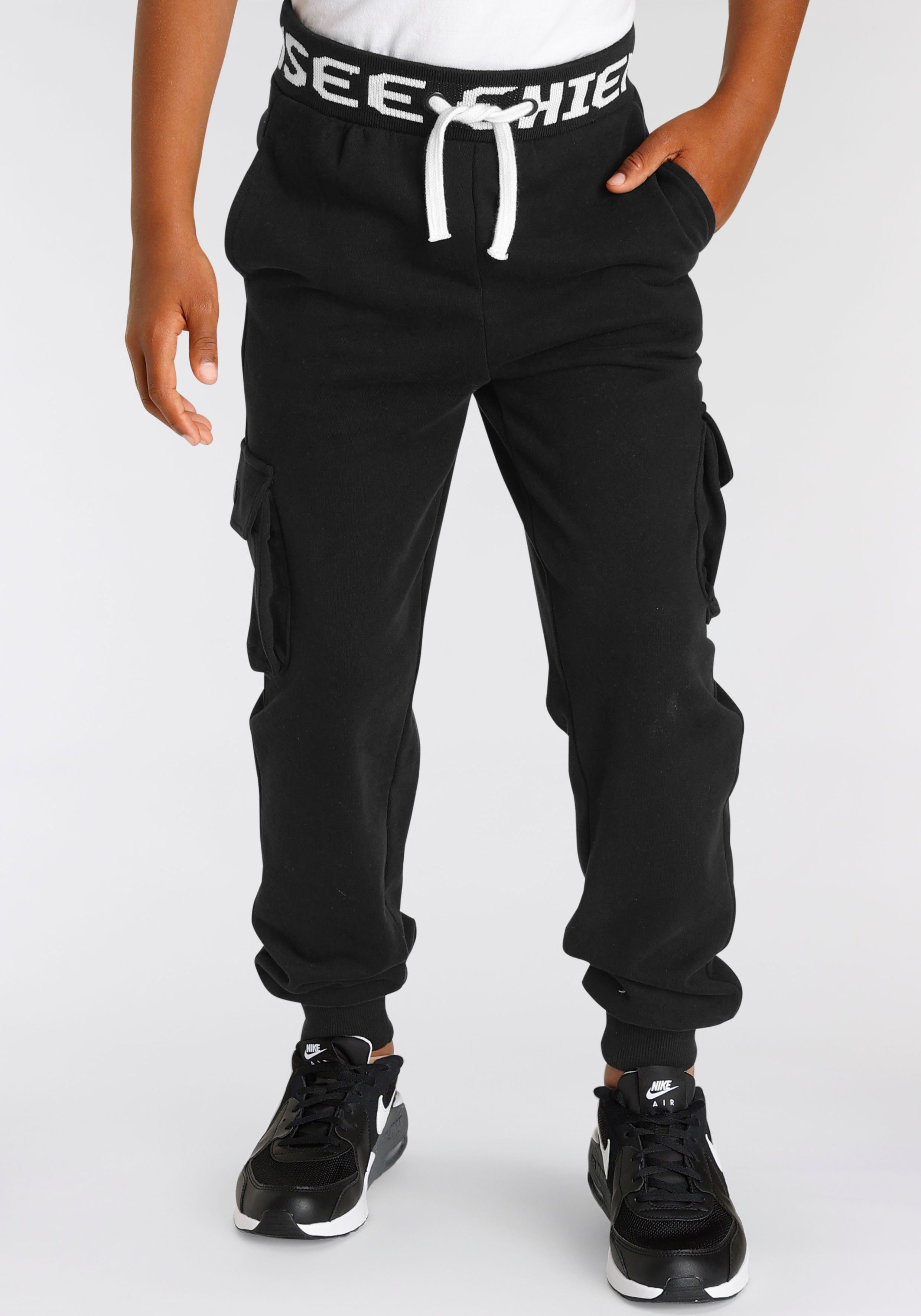 Sweathose Jogginghose mit großem Logo im Bund