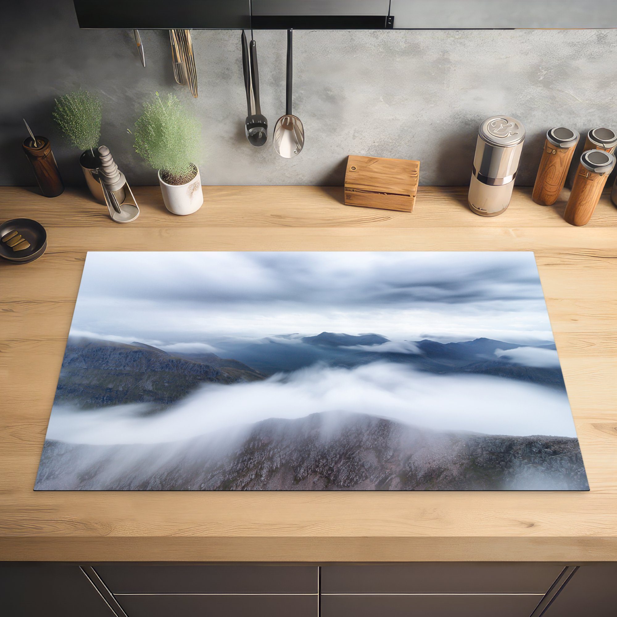 in (1 vom Ben tlg), Nevis Schottland, Herdblende-/Abdeckplatte Arbeitsplatte Wolken küche schöne Vinyl, für MuchoWow Ceranfeldabdeckung, Blick cm, 83x51