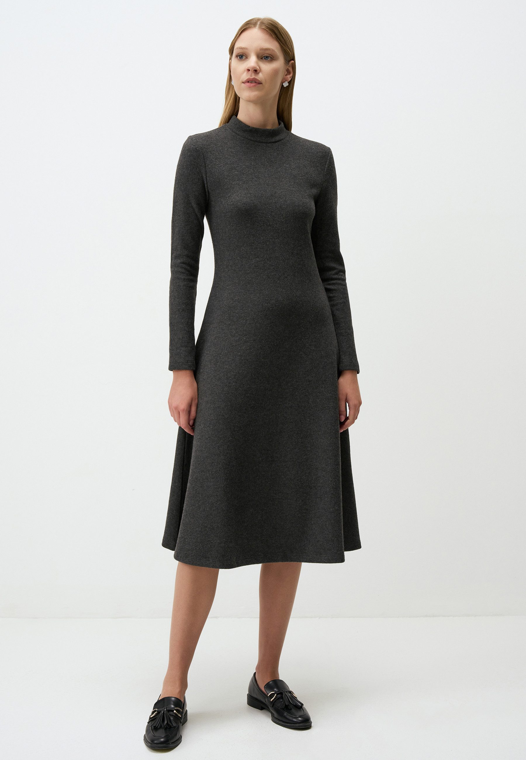 Midikleid Elegantes Midikleid Mit Halbem Rollkragen Und Langen Ärmeln