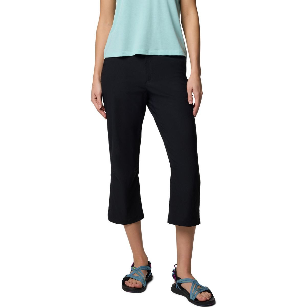 Columbia Funktionsshorts Leslie Falls Capri II Vielseitige Capri-Hose mit UV-Schutz, wasserabweisend, wandelbar zur