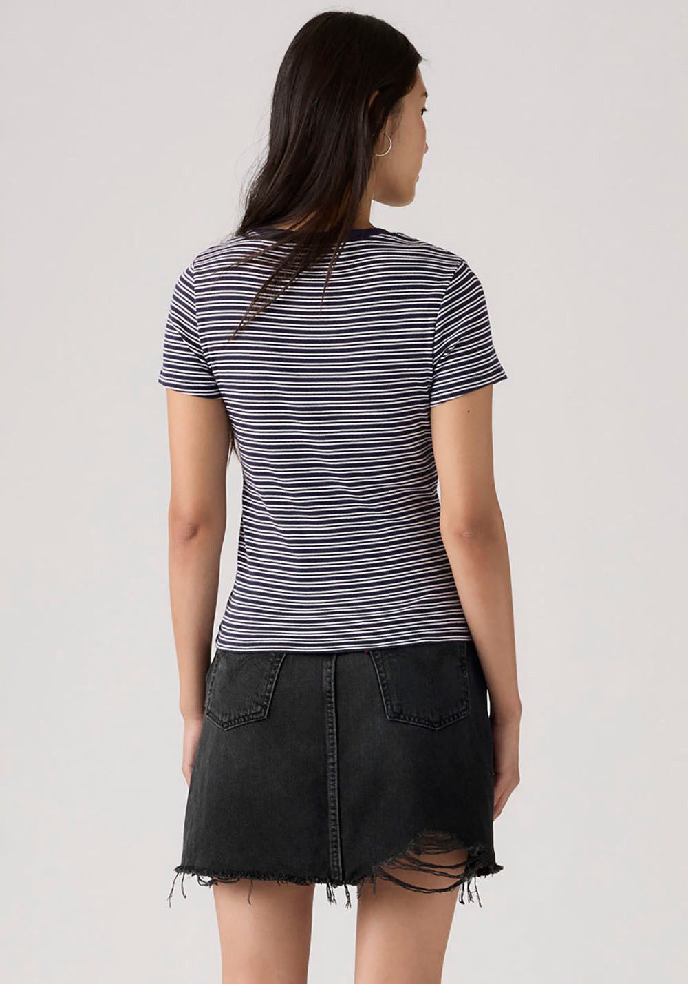 Levi's® T-Shirt ESSENTIAL HM SS TEE Taillierter Schnitt