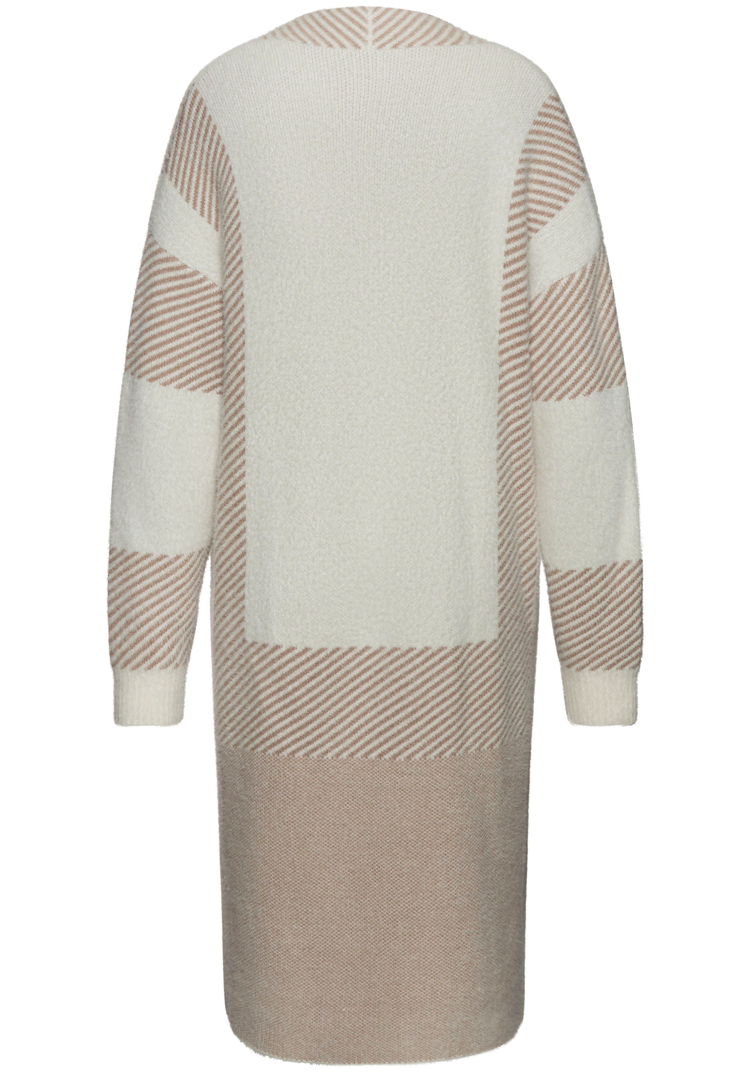 LASCANA Longstrickjacke aus flauschigem Strick mit grafischem Muster Oversize Strickjacke, langer Cardigan, Strickjacke in langer Form – Bild 5 von 5