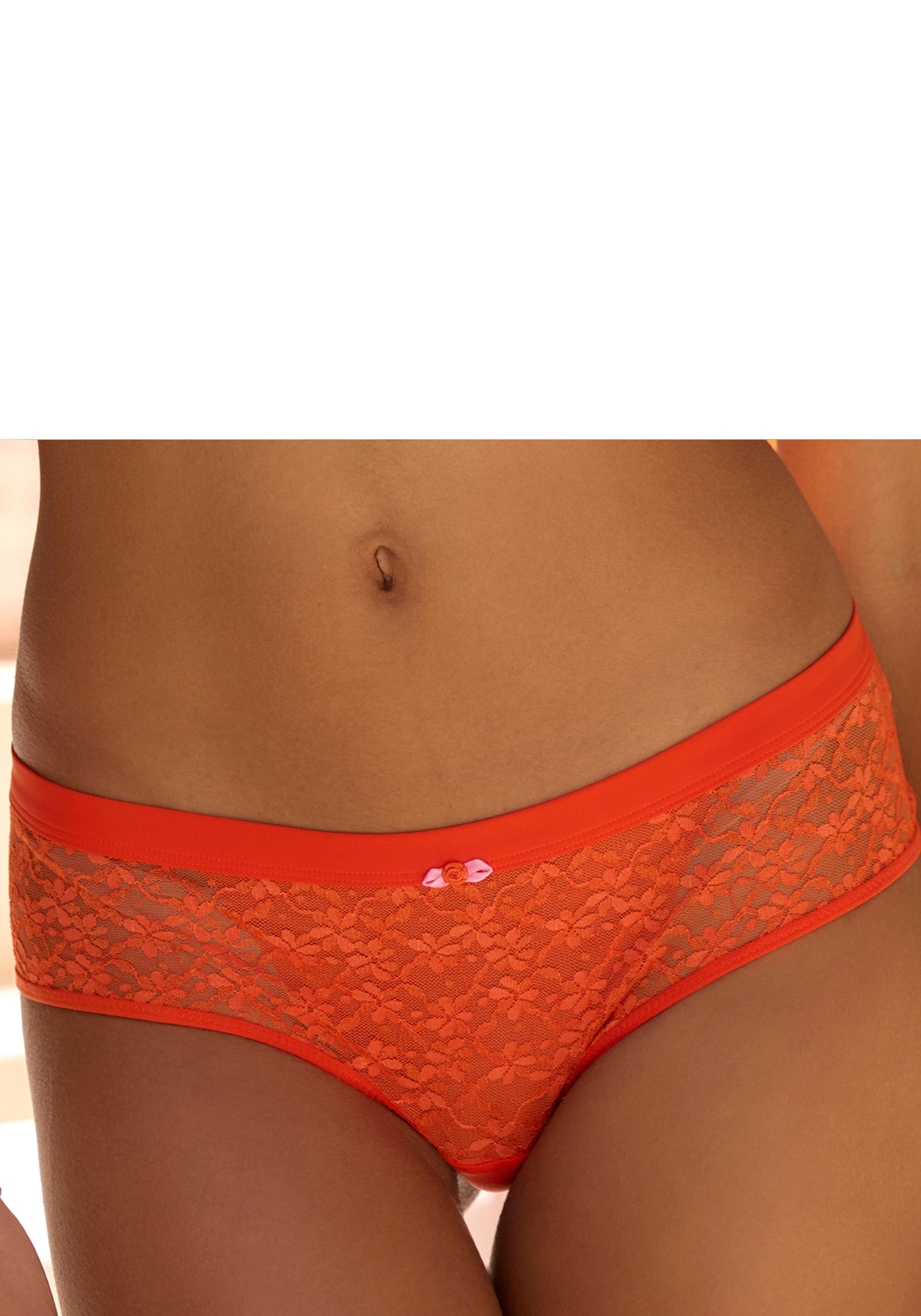 Vivance by Lascana Stringpanty Julia aus zarter Spitze in blumiger Optik mit hübschem Zierdetail, Dessous