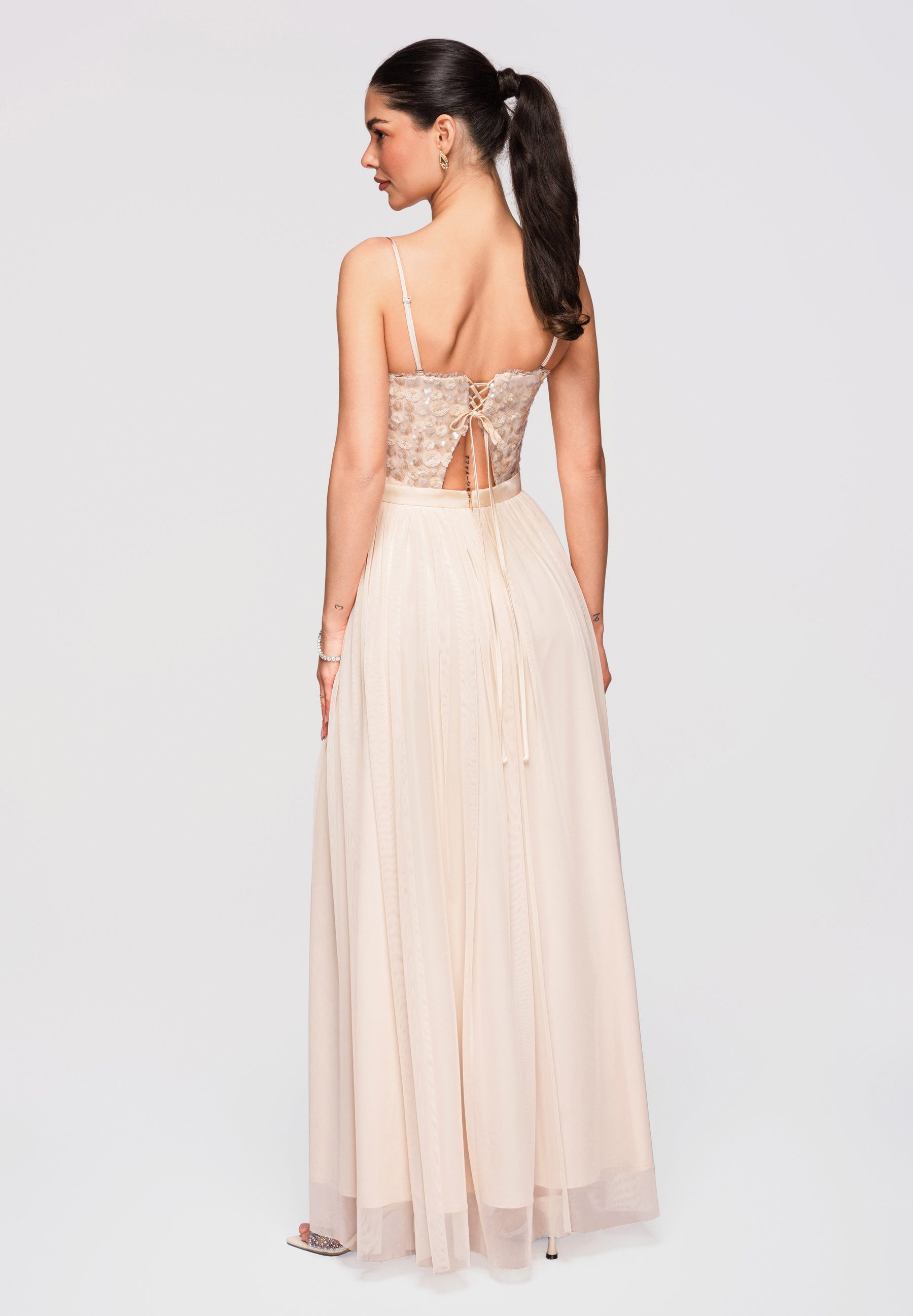OMBRE Abendkleid Maxikleid Abendkleid mit Spitze & Pailletten Creme M (kein Set, 1-tlg) Gegensätzliche Texturen, verzierte Oberseite, leichter, fließender Roc