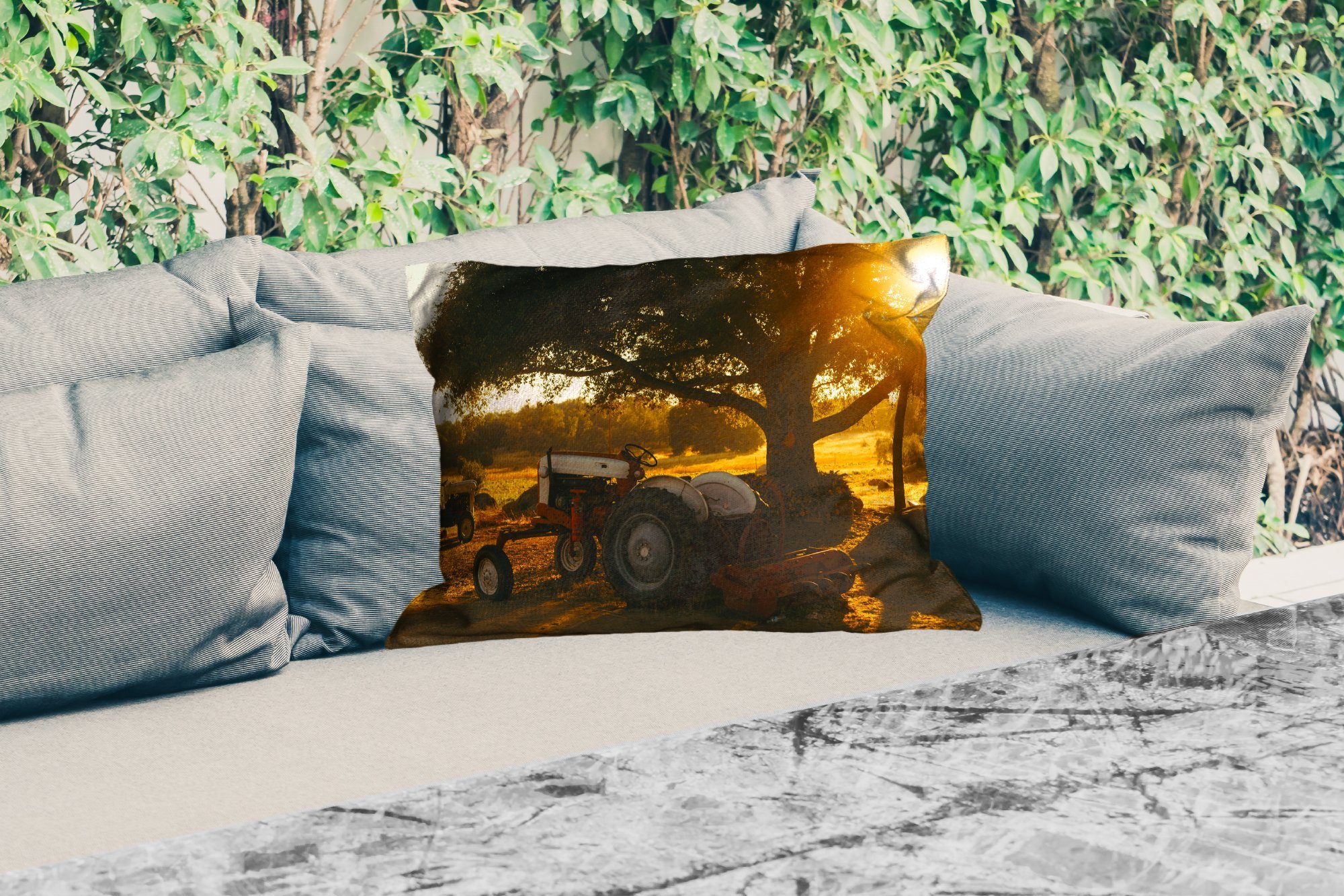 Traktor Kissenhülle - Outdoor-Dekorationskissen, Dekokissenbezug, Sonne Polyester, - MuchoWow Baum Landschaft, - Dekokissen
