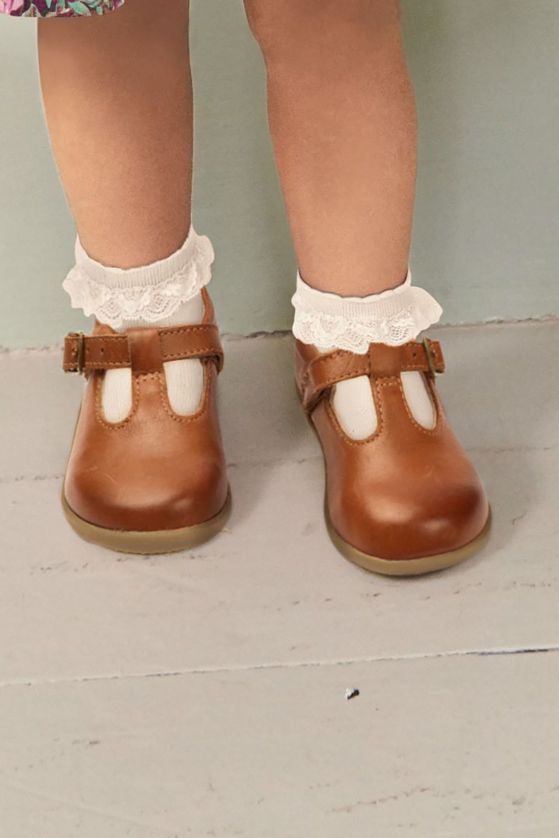 Kinder Kids (Gr. 92 -146) Next Little Luxe Schuhe mit T-Riemen T-Strap-Sandale