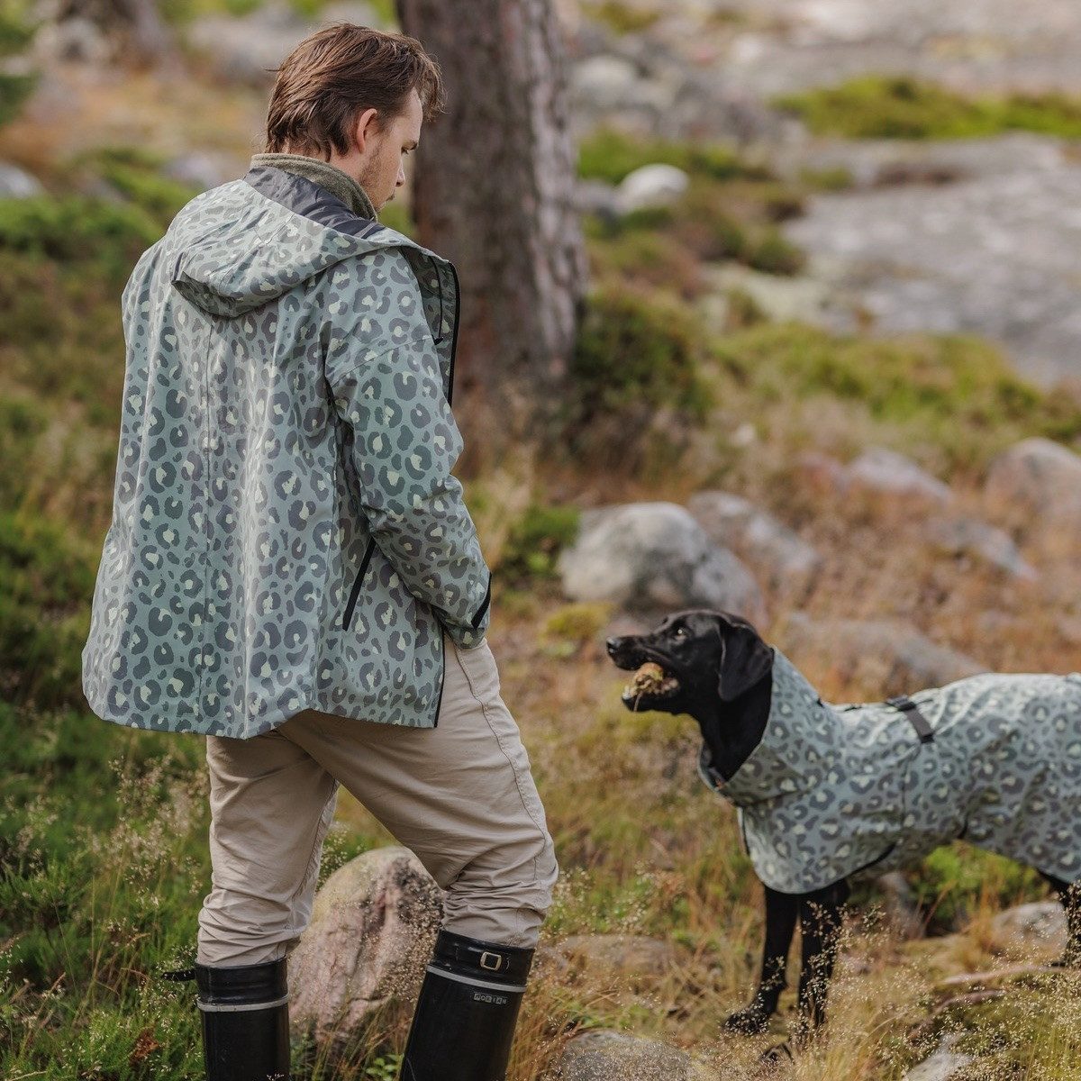 PAIKKA Outdoorjacke Regenmantel für Zweibeiner reflektierend Unisex "Human Visibility Rai