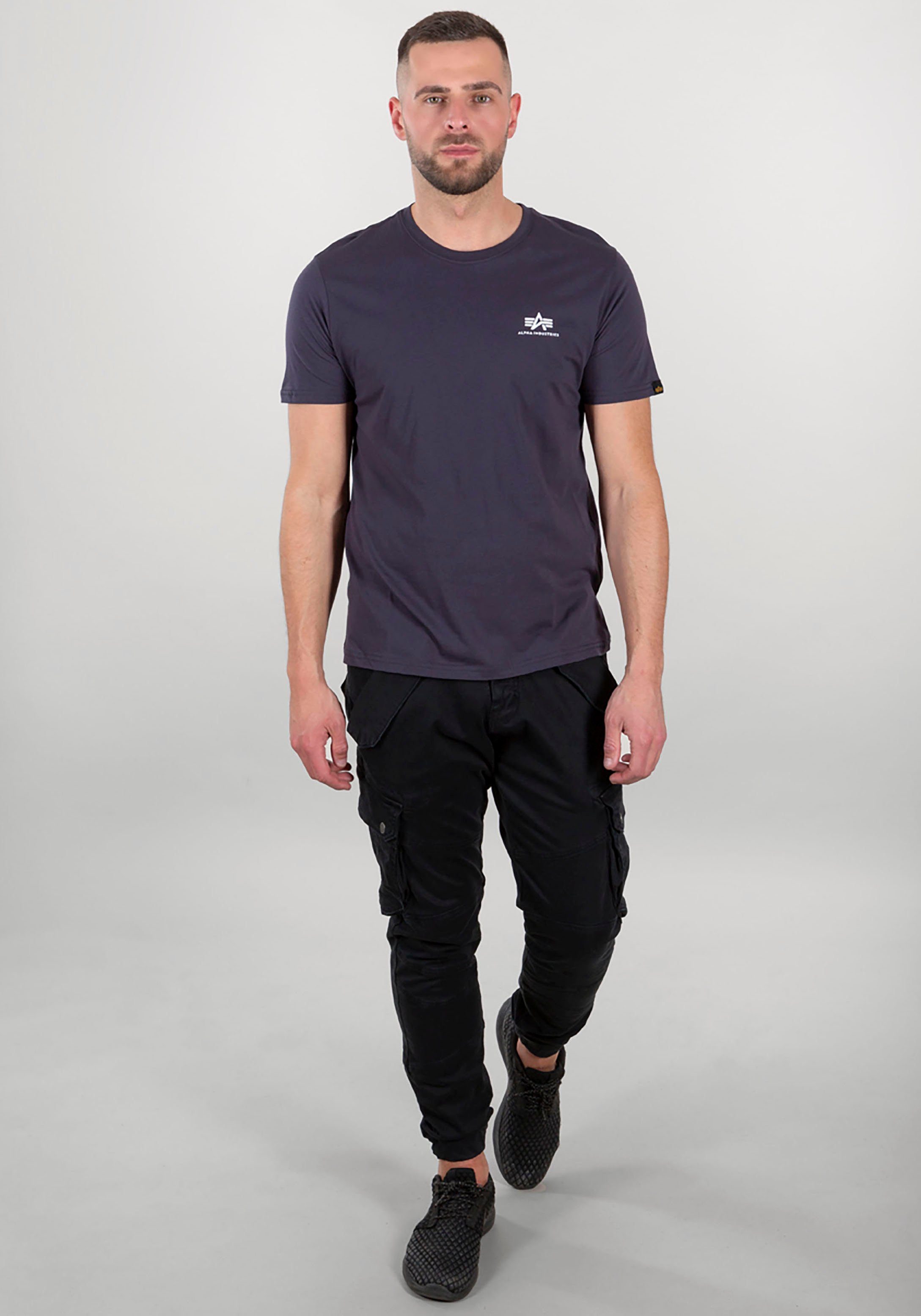 Alpha Industries Rundhalsshirt BASIC T SMALL LOGO Baumwolle, regular fit