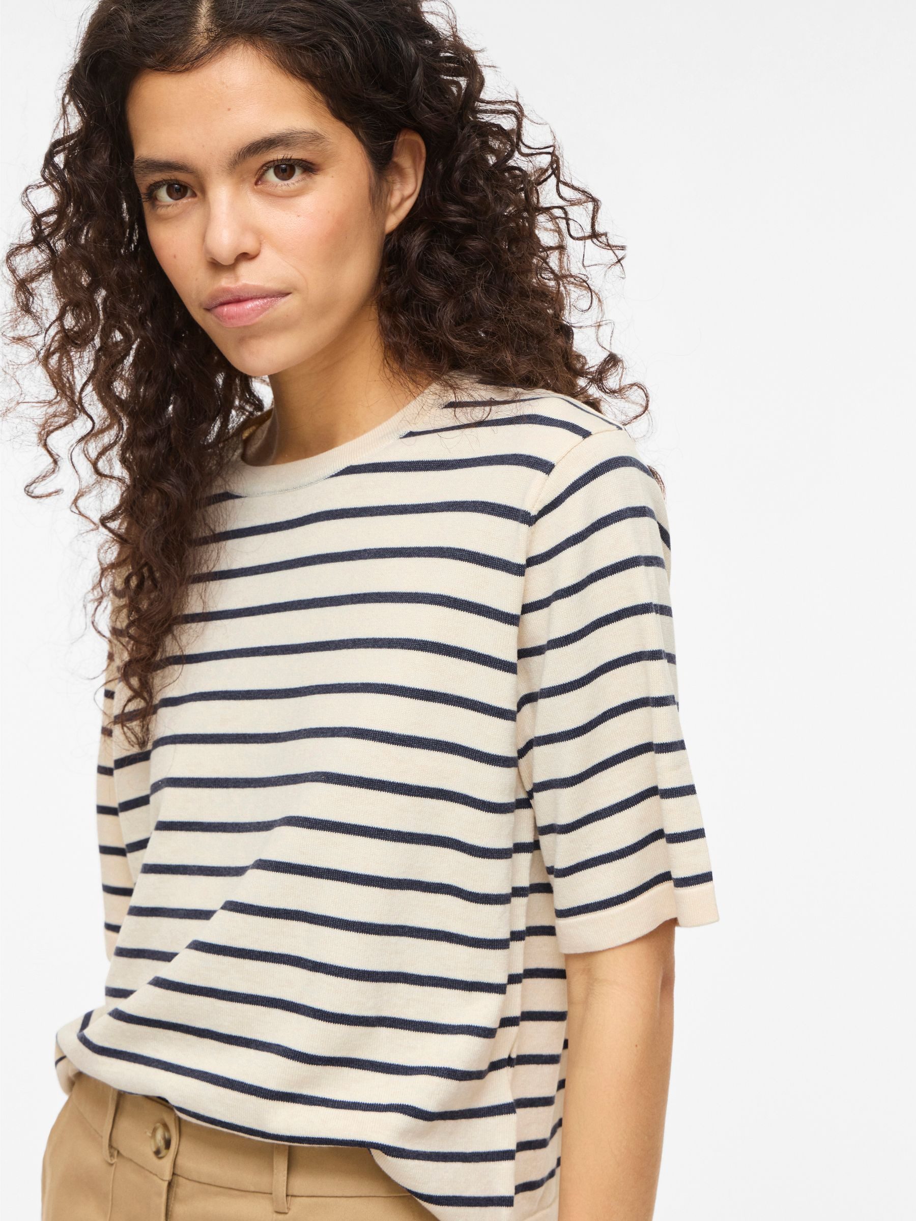 Vila T-Shirt Einfarbiges Stricktop Kurzarm Lockerschnitt Rundhals für Damen (1-tlg) Recyceltes Material nachhaltig Normal Fit Rundhals Halbe Ärmel