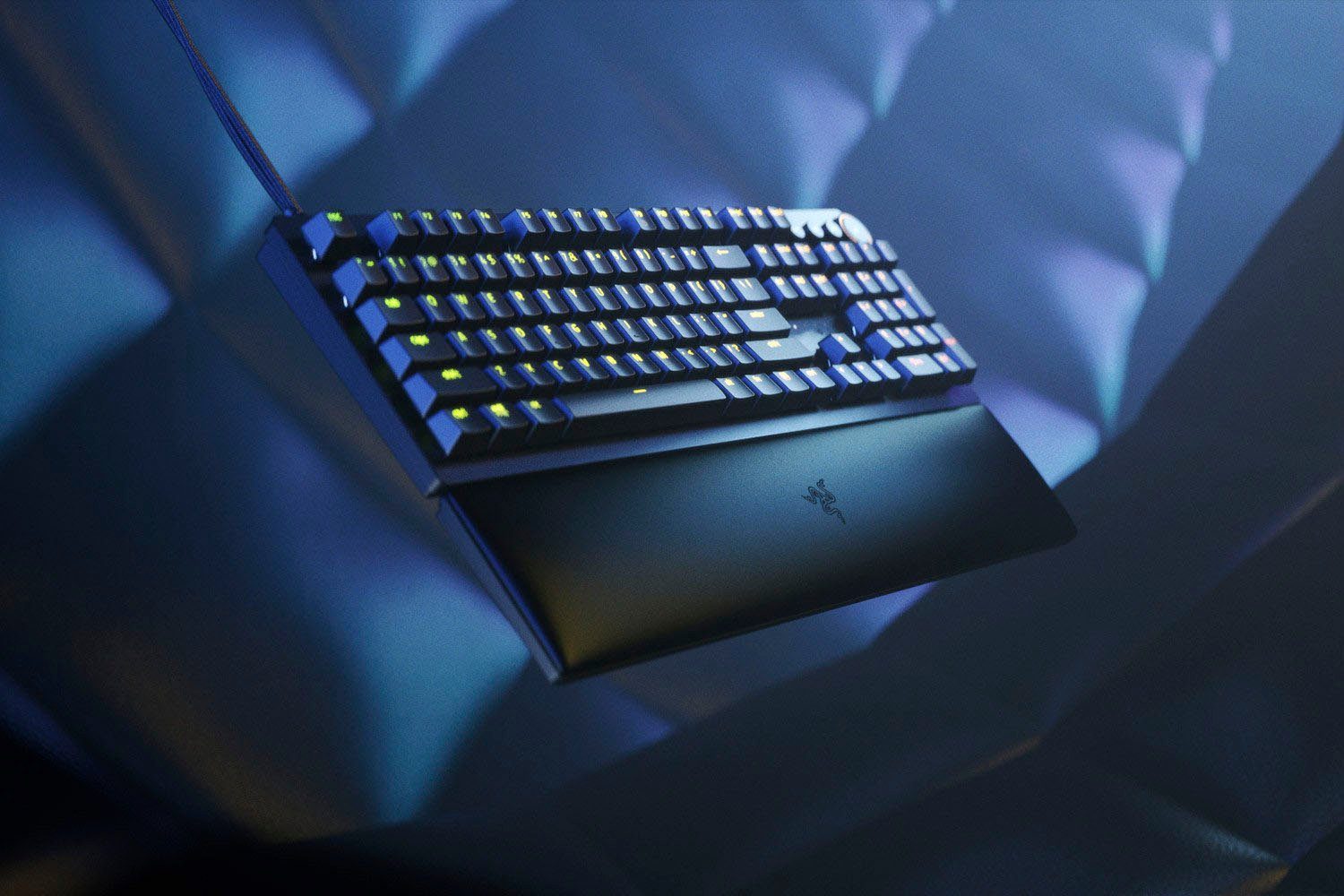 RAZER Huntsman V2 - Optical Sound Switch Tastatur – Bild 4 von 5