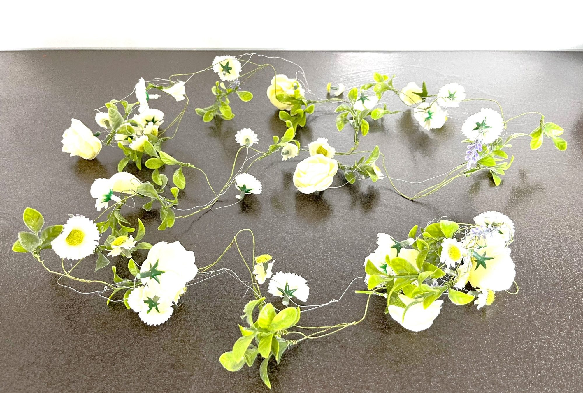 Kunstgirlande Girlande Kunstblume Gänseblümchen Röschen Weiß Grün Sommerlich 120 cm