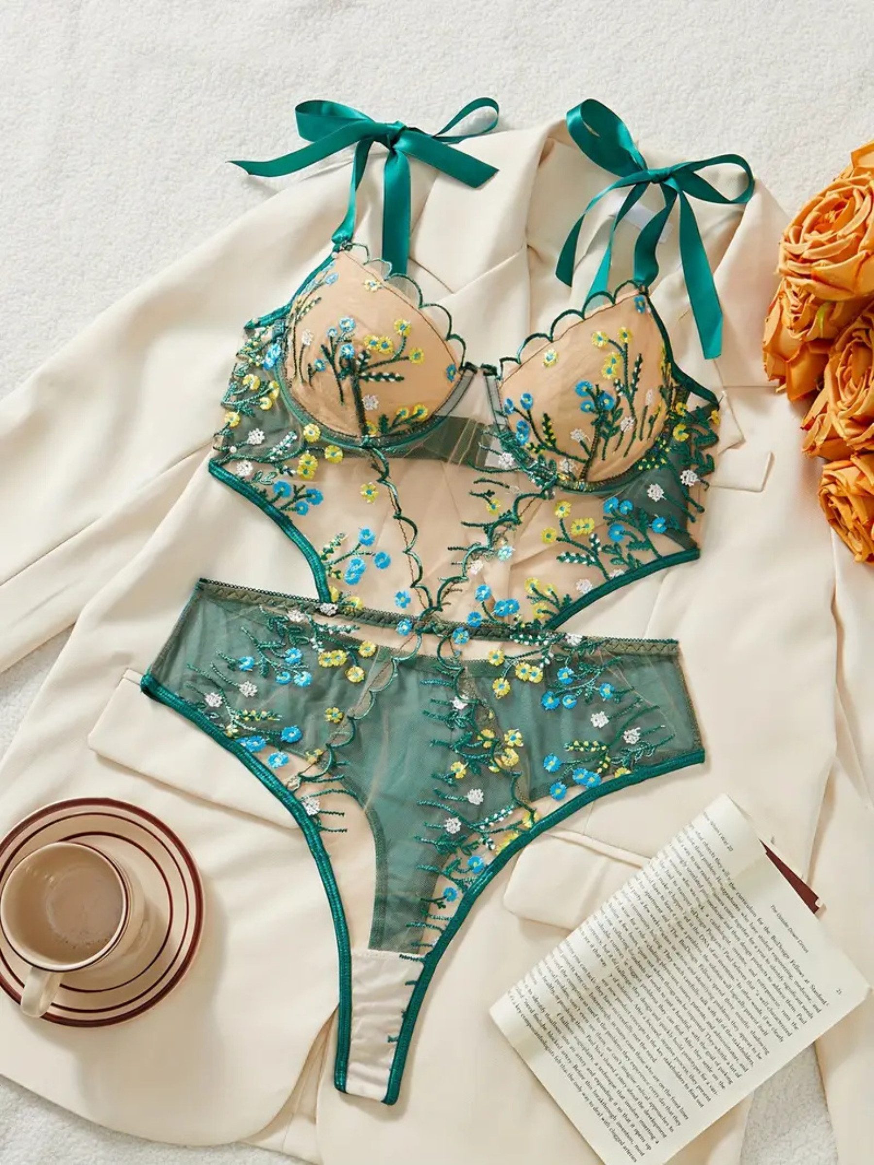 Elegant Love Body Sexy Bodysuit aus Blumenbestickter Spitze - Dessous mit Satinbändern Teddy Lingerie - Spitzenbody mit Schleife, Reizwäsche