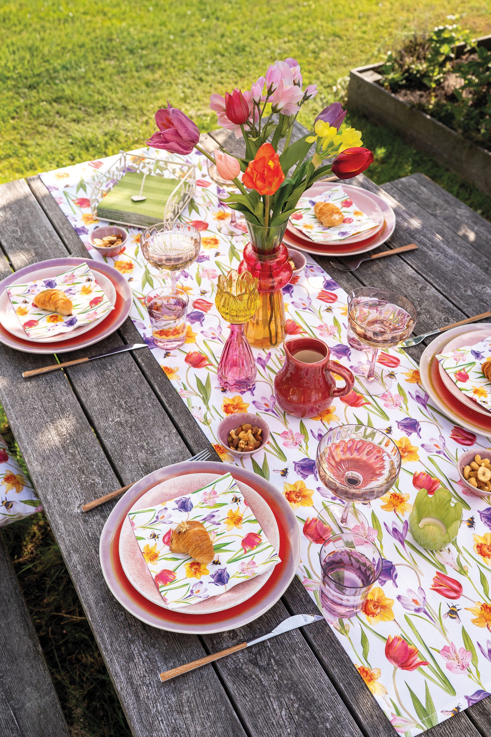 Ambiente® Tischläufer Flowers in spring (1-tlg, 1-teilig), Tischläufer Tischdecke ca.40x150cm Baumwolle