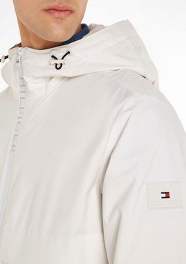 Tommy Hilfiger Windbreaker TH PROTECT SAIL HOODED JACKET mit vielen Details in den Tommy Hilfiger Markenfarben