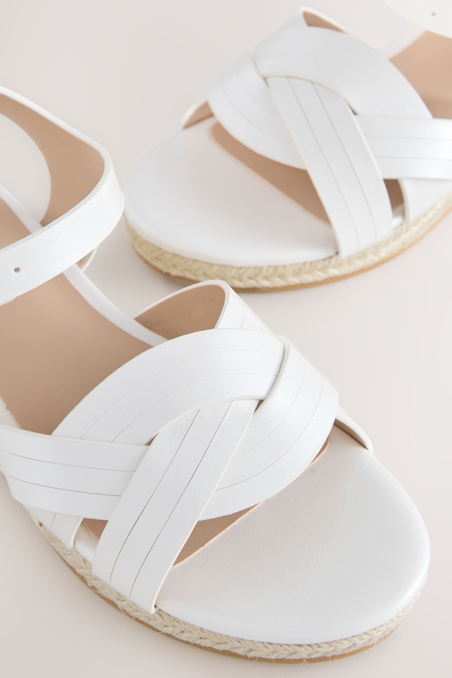Next Keilabsatz-Sandalen in Weboptik Keilsandalette (1-tlg)