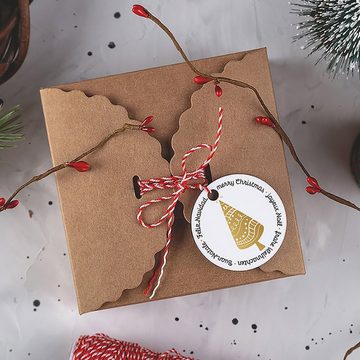 Logbuch-Verlag Aufkleber Weihnachtssticker auf Rolle Baum gold weiß Ø 5 cm, (200tlg), Frohe Weihnachten international