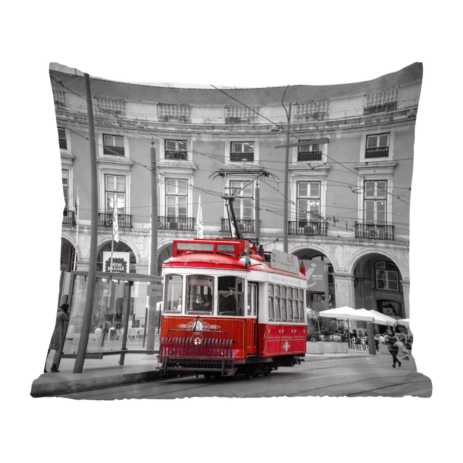 MuchoWow Dekokissen Schwarz-Weiß-Foto mit einer roten Straßenbahn, Zierkissen mit Füllung für Wohzimmer, Schlafzimmer, Deko, Sofakissen