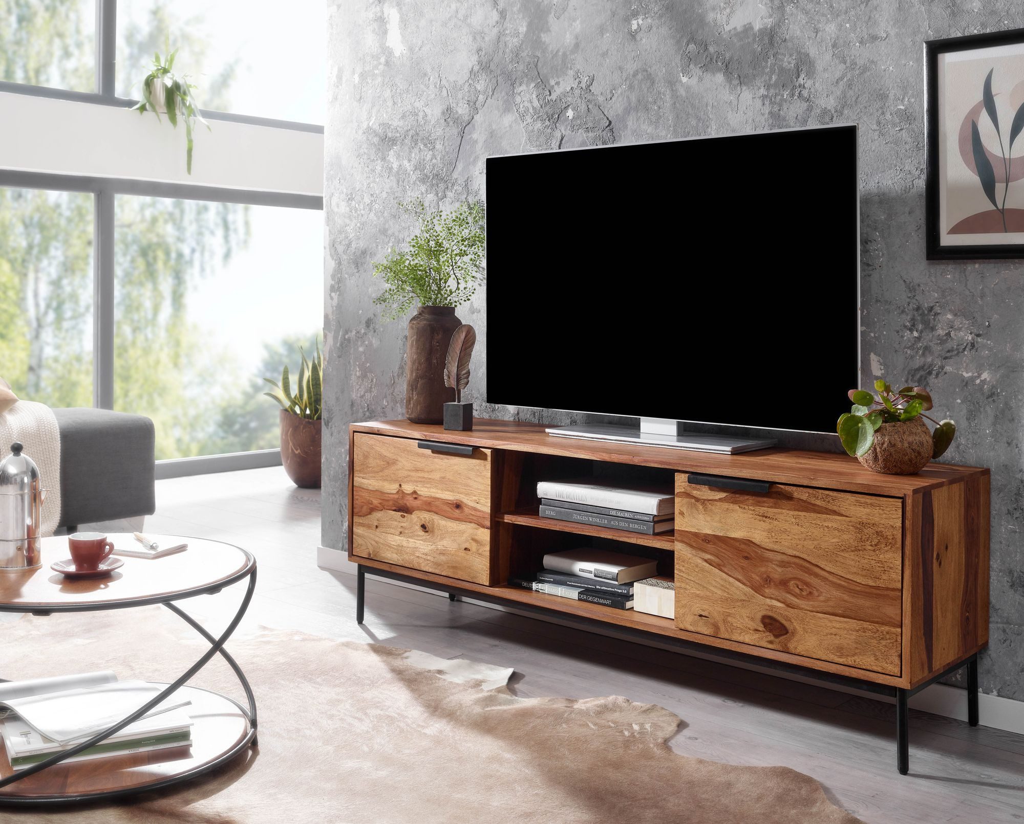 furnicato Lowboard TV-Massivholz Walnuss Finish 147x51x38 cm Braun (1 St), TV-Kommode mit zwei Türfächern und Ablagen für dein Wohnzimmer
