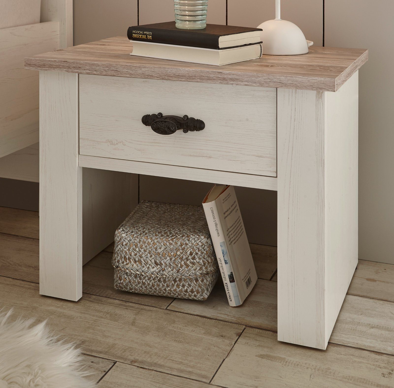 Furn.Design Nachttisch Rovola (Nachtschrank in Pinie weiß mit Schublade, 58 x 45 cm), Landhausstil