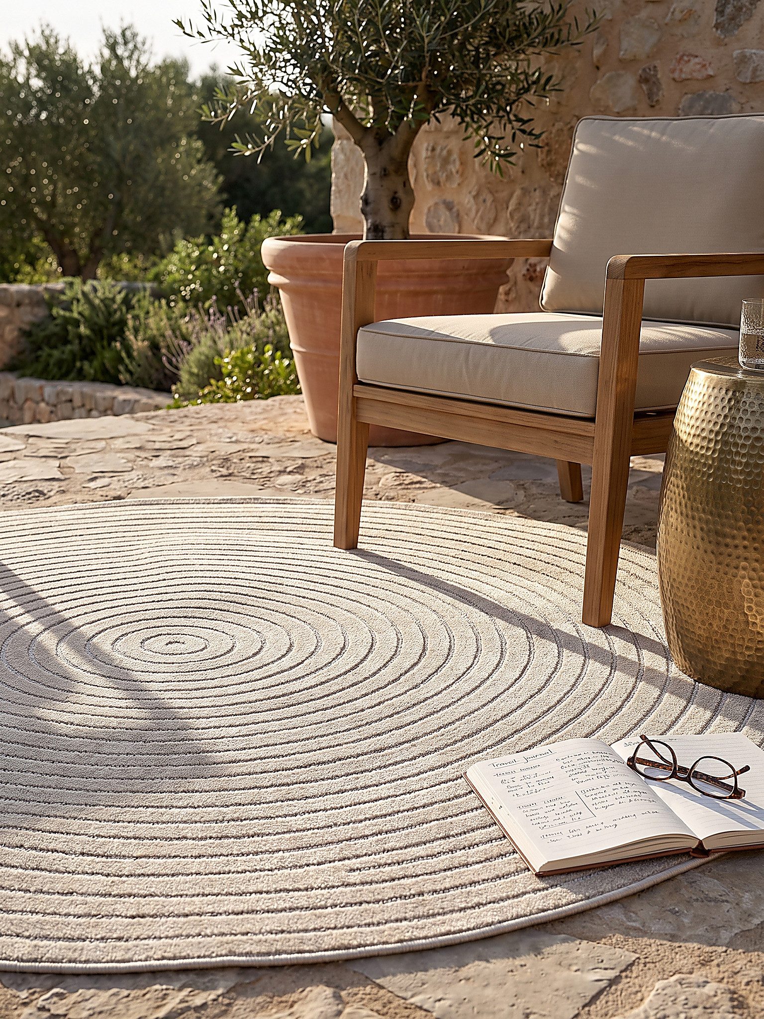 KADIMA DESIGN Teppich MEZEN Outdoorteppich Beige 120x120 Abstrakt Polypropylen Outdoor, Rund, Höhe: 6 mm, Saugroboter-geeignet, Strapazierfähig, Pflegeleicht, Farbecht