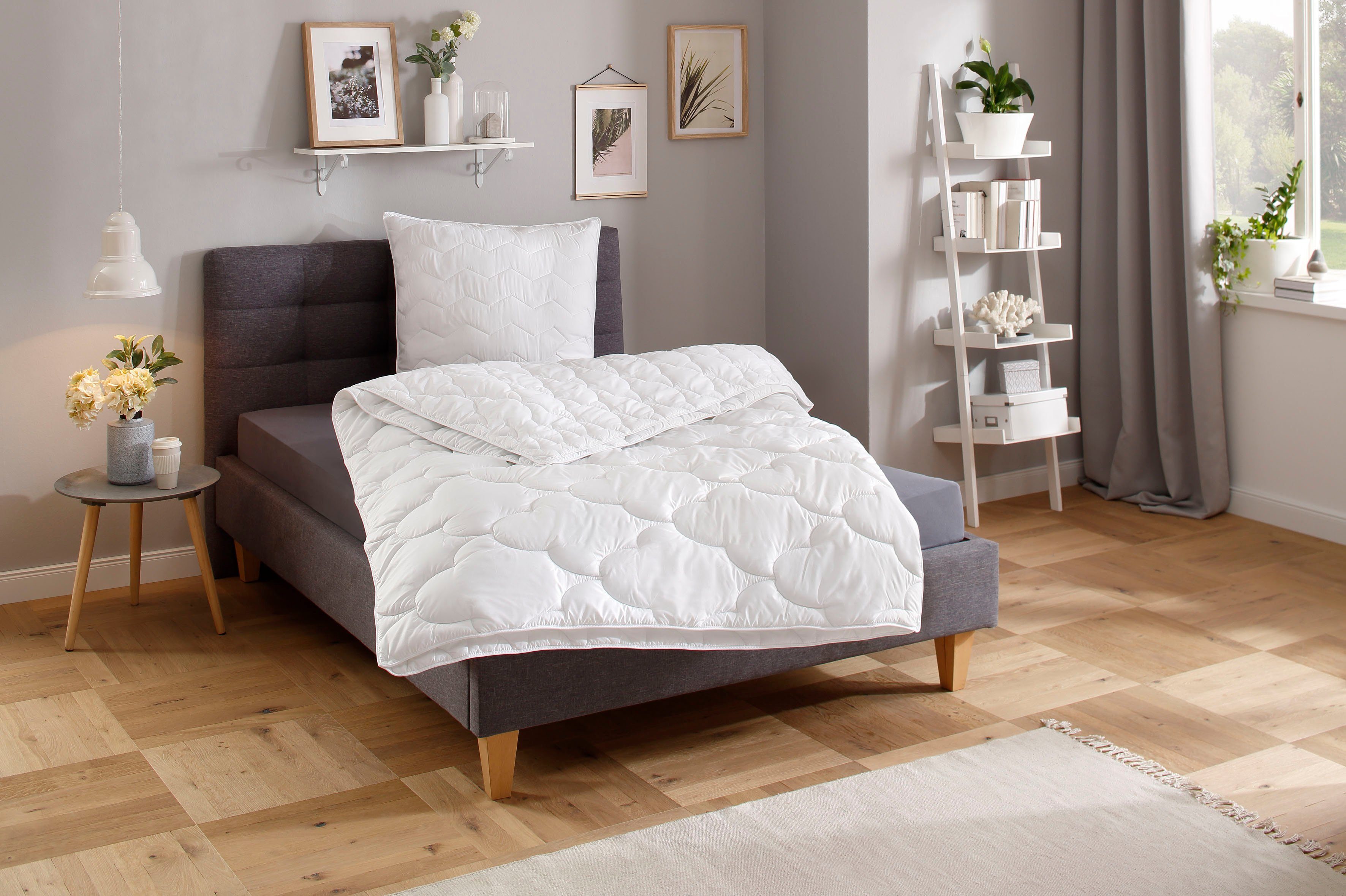 OTTO home Microfaserbettdecke Mondschein, Bettdecke 135x200 cm, 155x220 cm, 200x200 cm, Füllung: Polyester, Bezug: Polyester oder antibakteriellen Microfaser, Bettdecken, Sommer, Winter, allergiker geeignet (Hausstauballergiker)