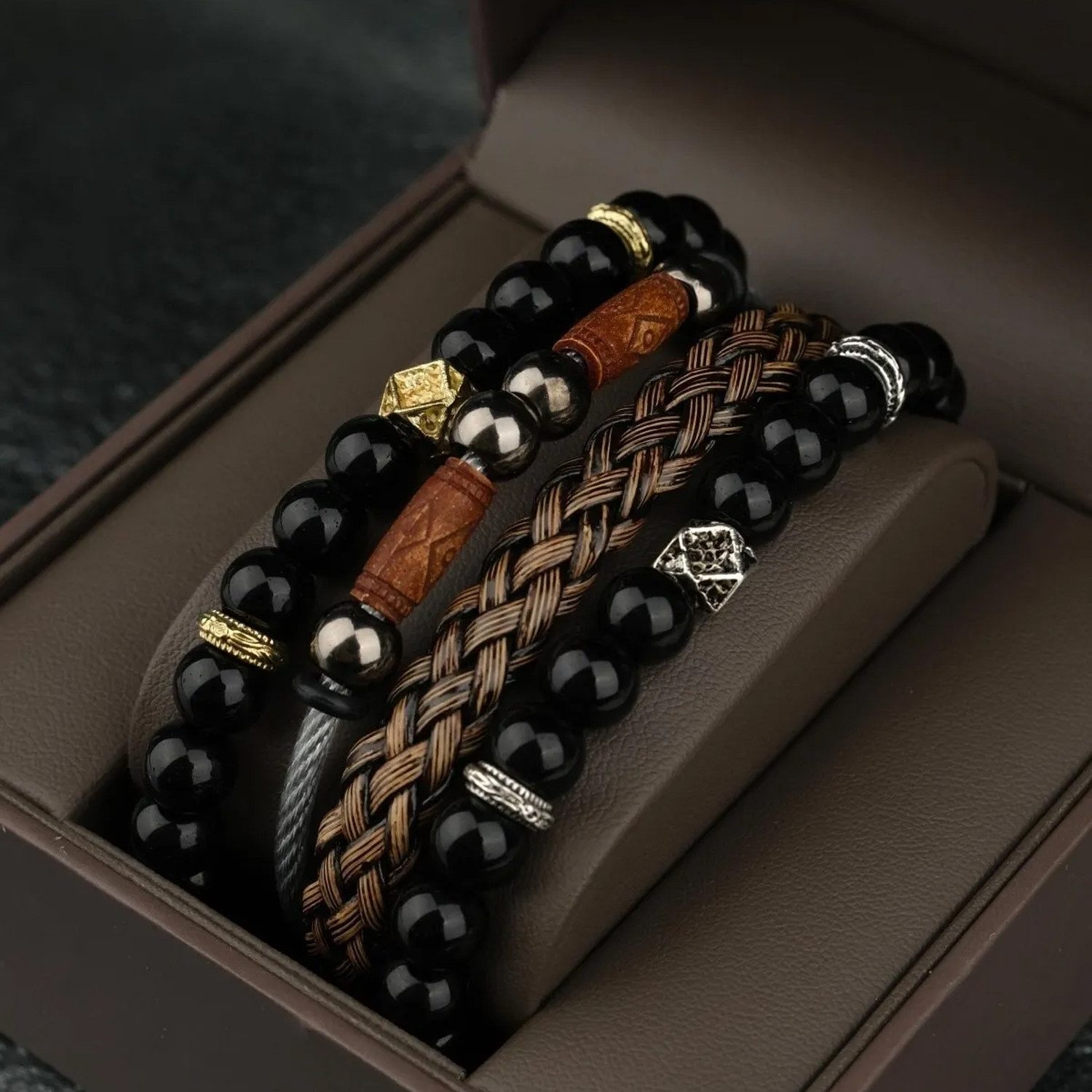 Jungengel Armband Herren Männer Accessoire 3-Teilig Schmuck Set Leder Naturstein Perlen (3-tlg., 3-teiliges Armband-Set), Geschenkbox, Edles Accessoire mit Magnetverschluss, stilvoll verpackt