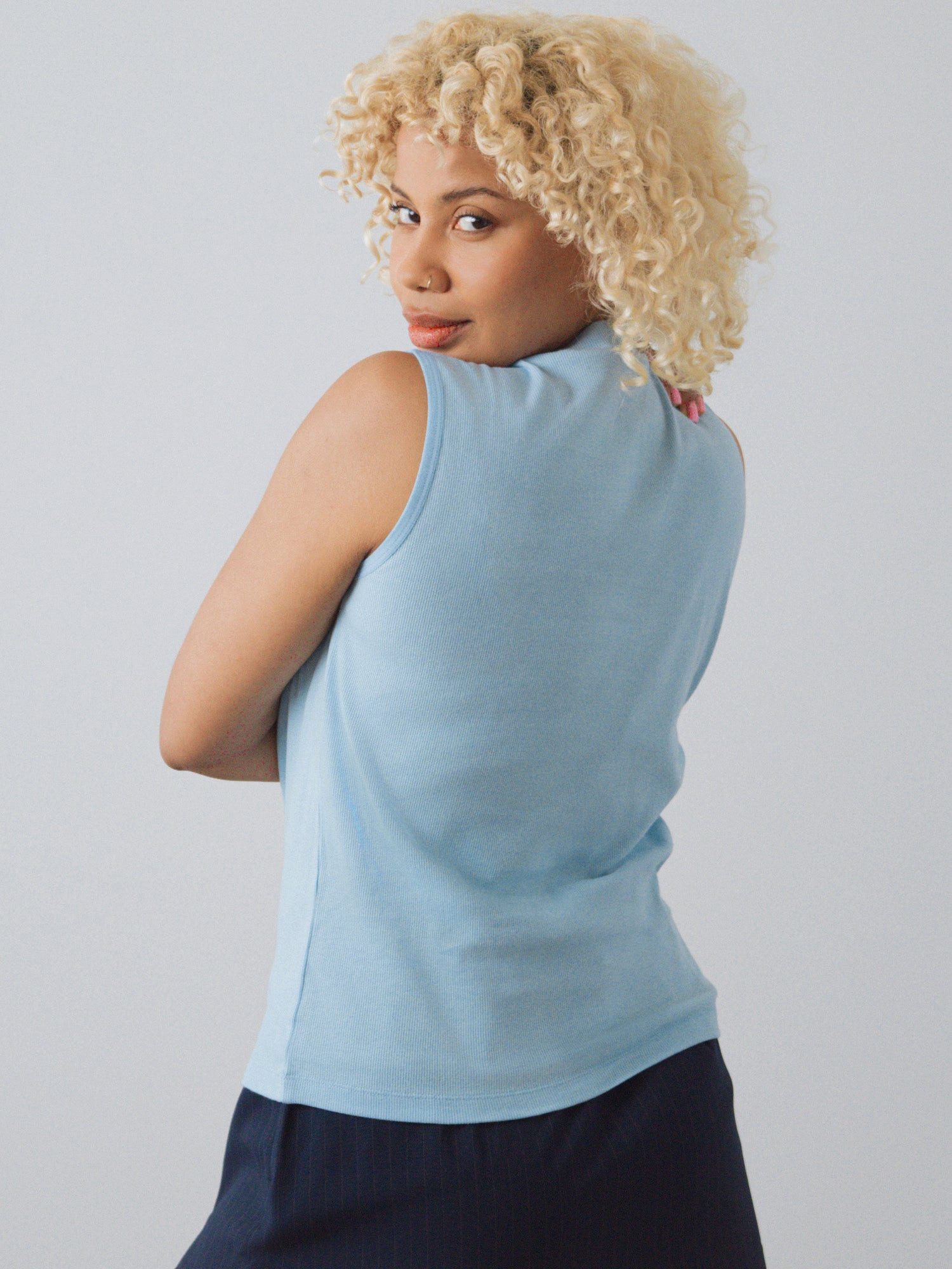 HONEST BASICS Tanktop Mock-Top aus Bio- und recycelter Baumwolle – Bild 5 von 5