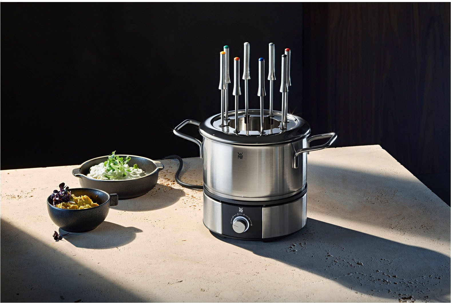 WMF Elektro-Fondue LONO, mit Spritzschutzring, farblich markierte Fondue-Gabeln, 8 Fonduegabeln, 1,2 l, spülmaschinengeeignete Teile, LED-Ring, auch zum Warmhalten verwendbar