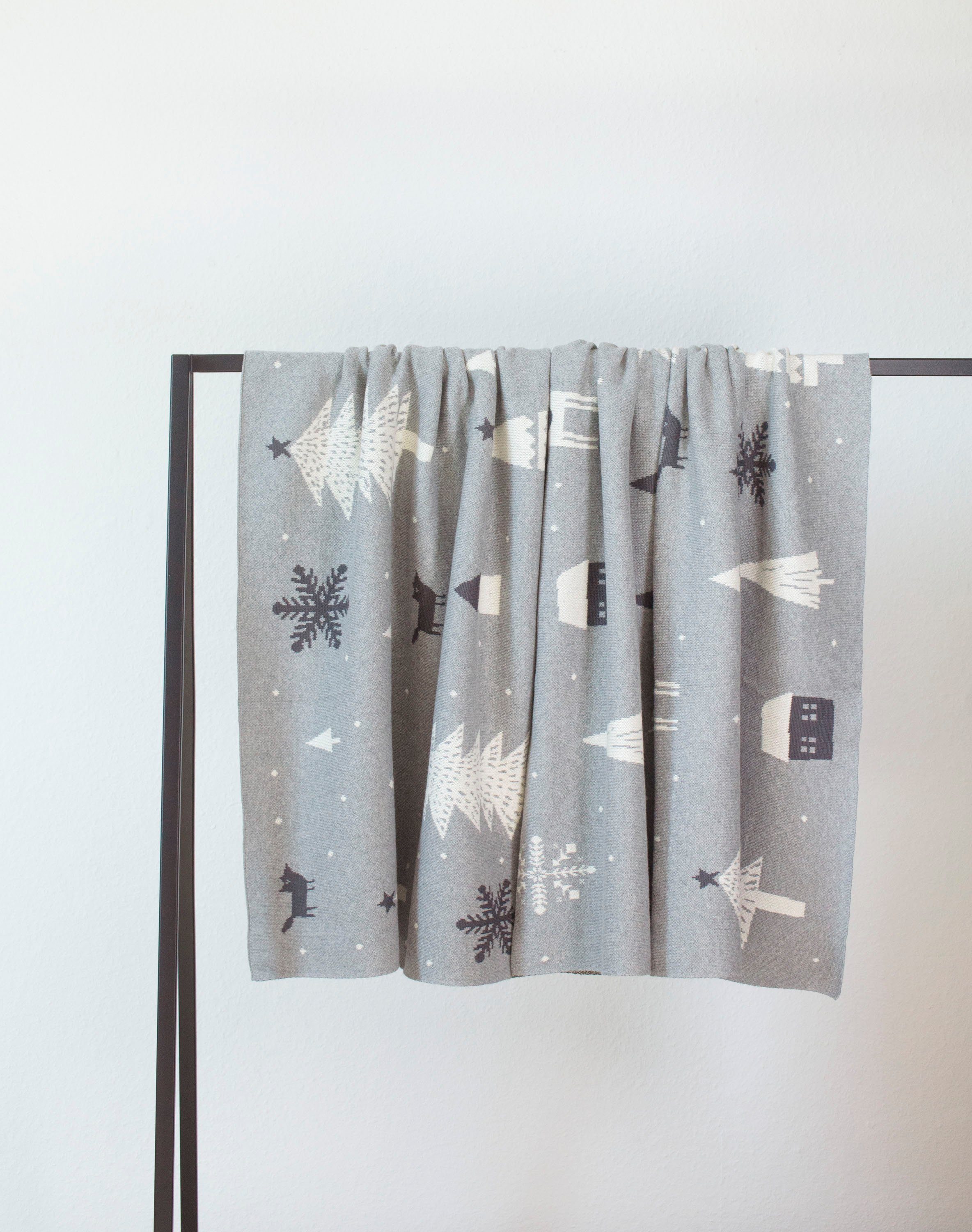 Wohndecke Scandinavian, TOM TAILOR HOME, mit scandinavischem Wintermotiven, Kuscheldecke