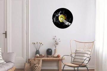 MuchoWow Gemälde Kiwi - Obst - Stillleben - Wasser - Schwarz, (1 St), Kreis Wanddekoration Forex, Rundes Wandbild, Wohnzimmer, 30x30 cm