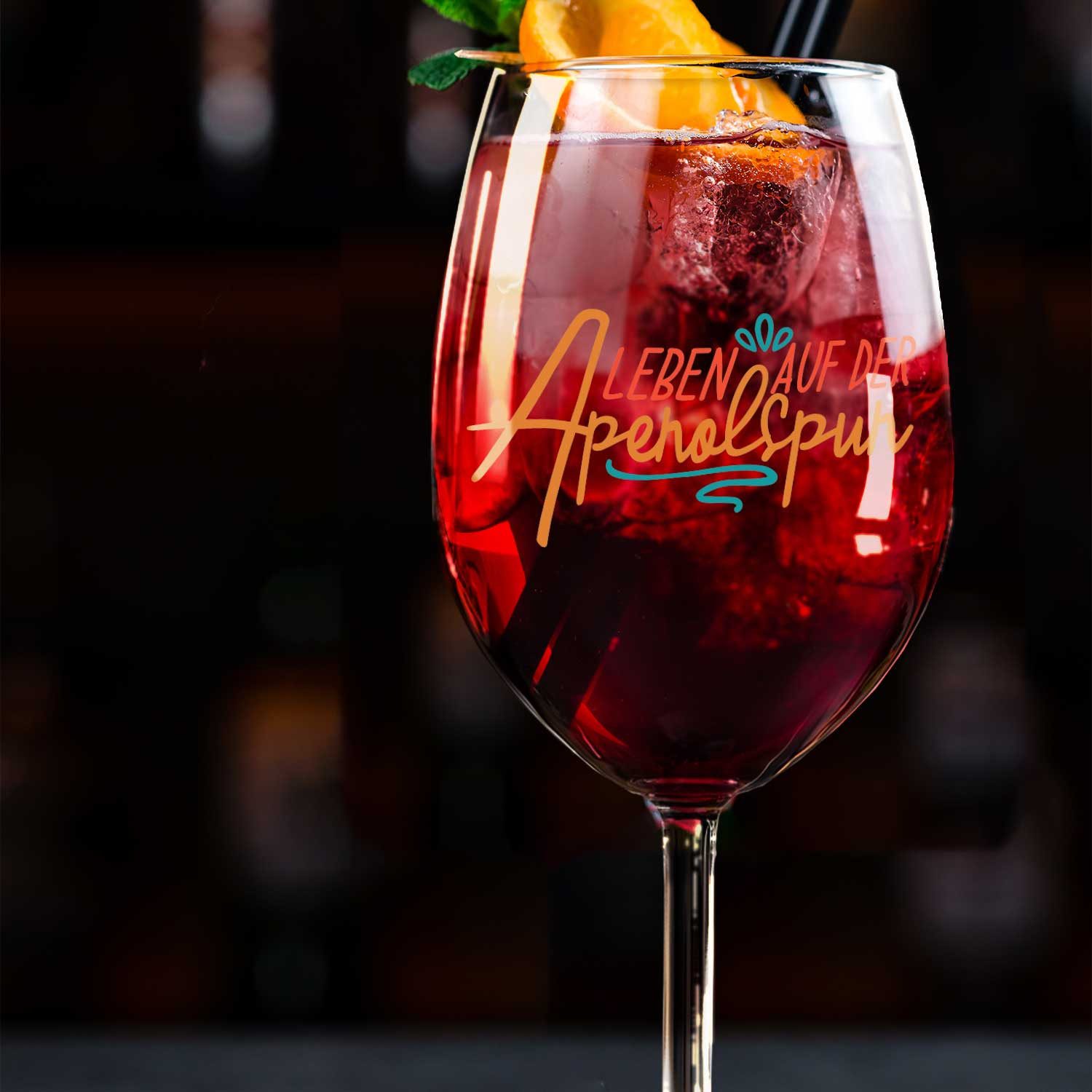 GRAVURZEILE Rotweinglas UV Druck - Leben auf der Aperolspur - Aperol Spritz Glas, Qualitätsglas aus dem Hause Leonardo, Ausführung: 460ml - Daily