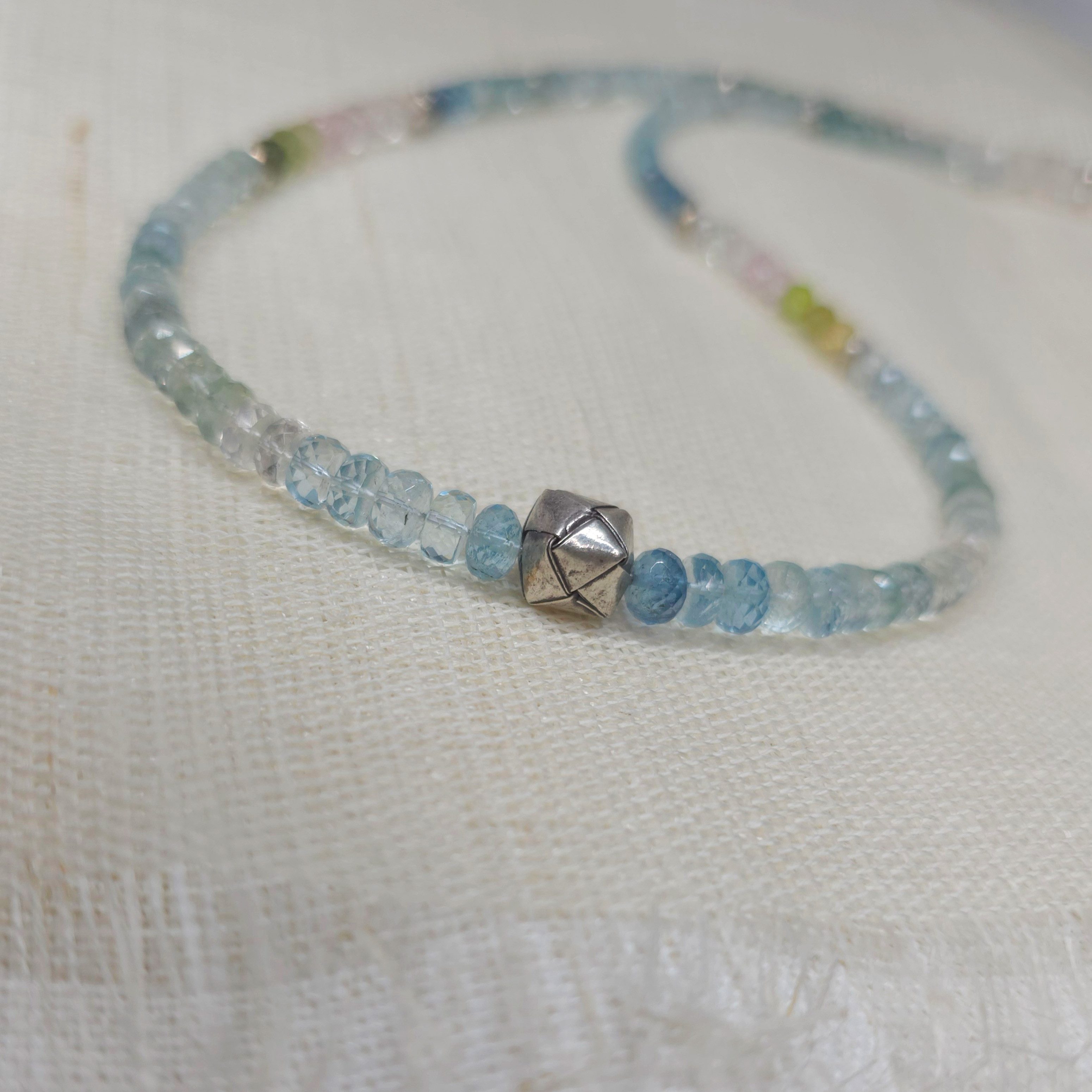 GOLDEN Collier Silber Aquamarin Halskette, blau Beryll Collier, Edelstein Perlenkette