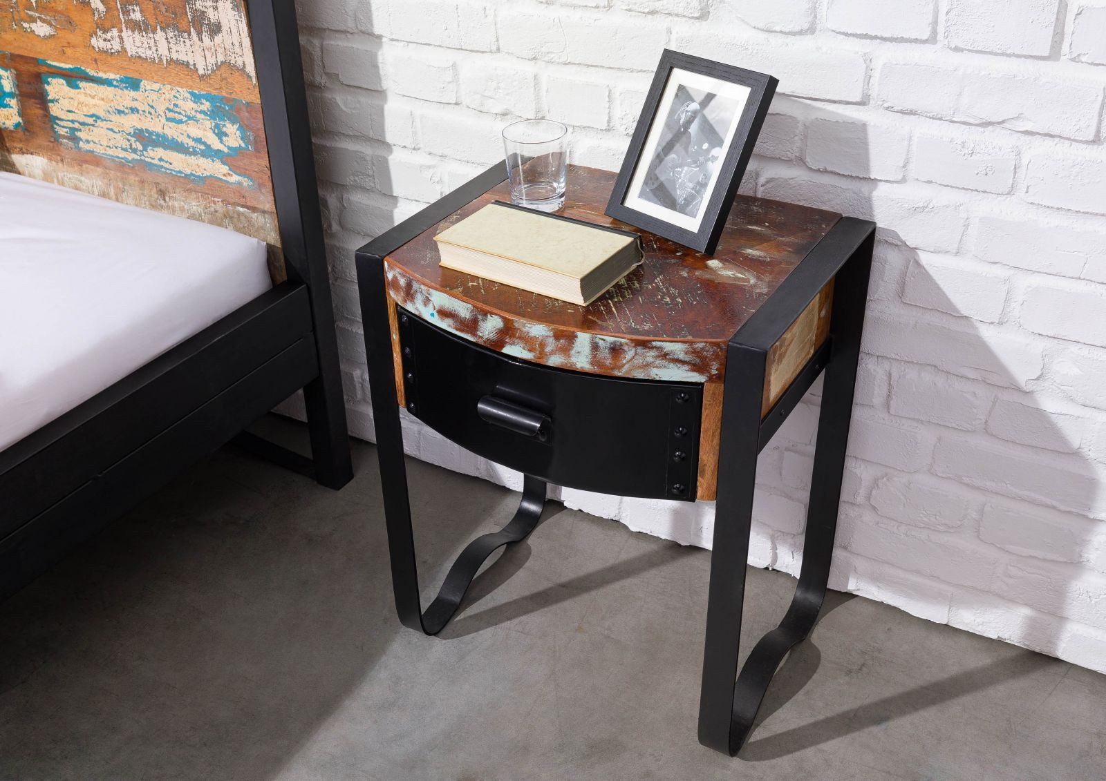 Massivmoebel24 Nachttisch INDUSTRIAL#11 (Massivholz, Massivholztisch), Nachttisch Altholz 50x40x60 mehrfarbig lackiert INDUSTRIAL #11