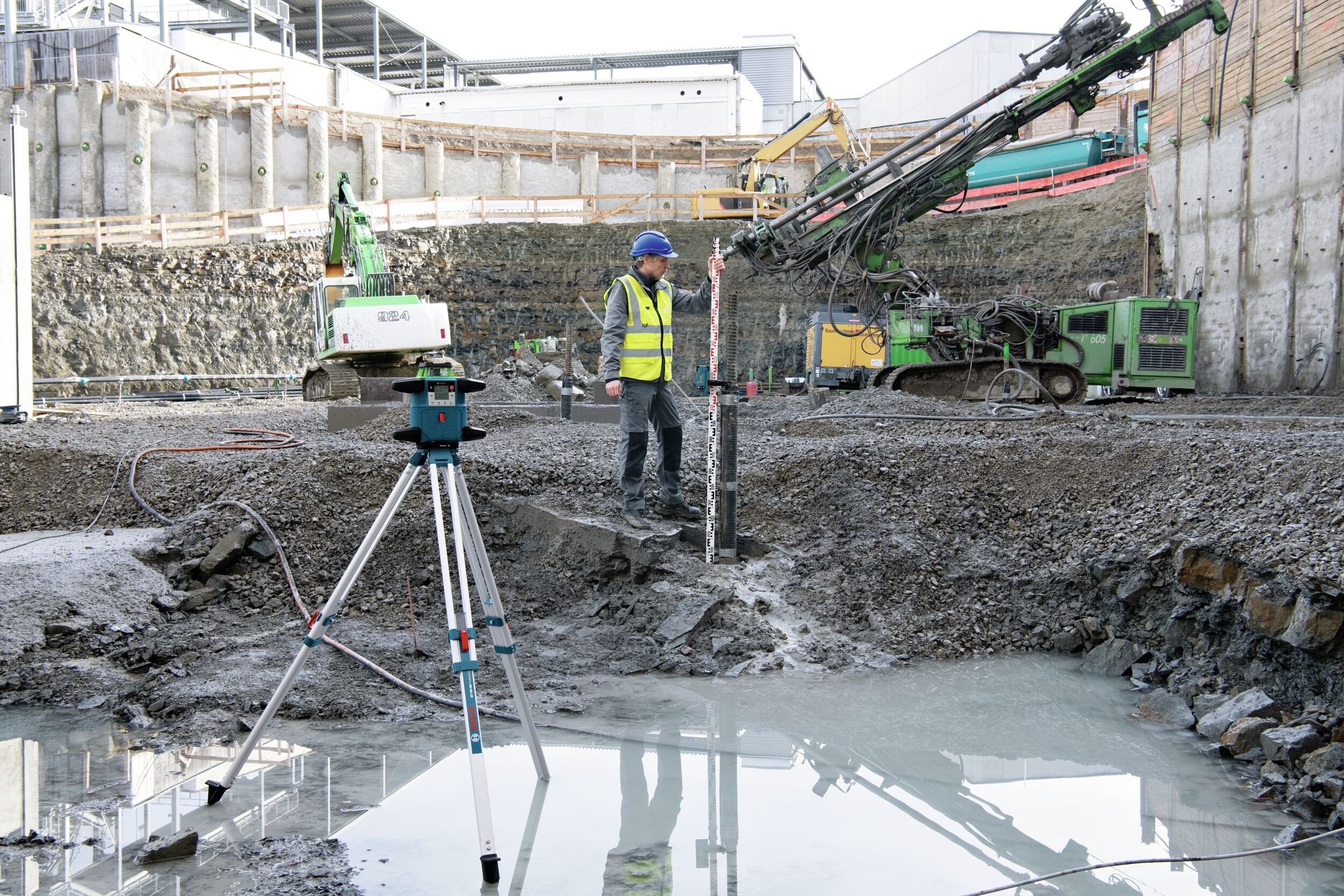 Bosch Professional Punkt- und Linienlaser GRL 650 CHVG, Rotationslaser mit 1x Akku ProCORE 4 Ah - im Handwerkerkoffer