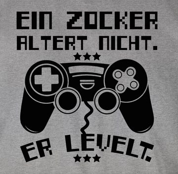 Shirtracer T-Shirt Ein Zocker altert nicht - er levelt Nerd Geschenke