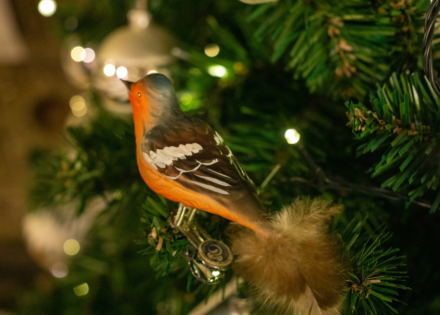 Buchfink mit Naturfeder, Glass handdekoriert, Birds of aus Christbaumschmuck eigener Herstellung mundgeblasen, Glasvogel