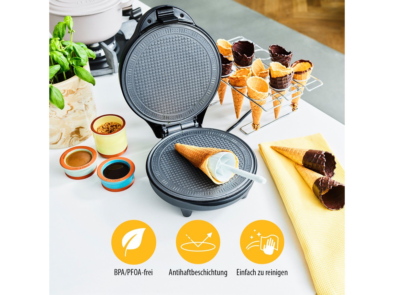 Tristar Waffeleisen, 700 W, Hörncheneisen, Hörnchenautomat für Eis Waffel-Hörnchen, Wafflemaker