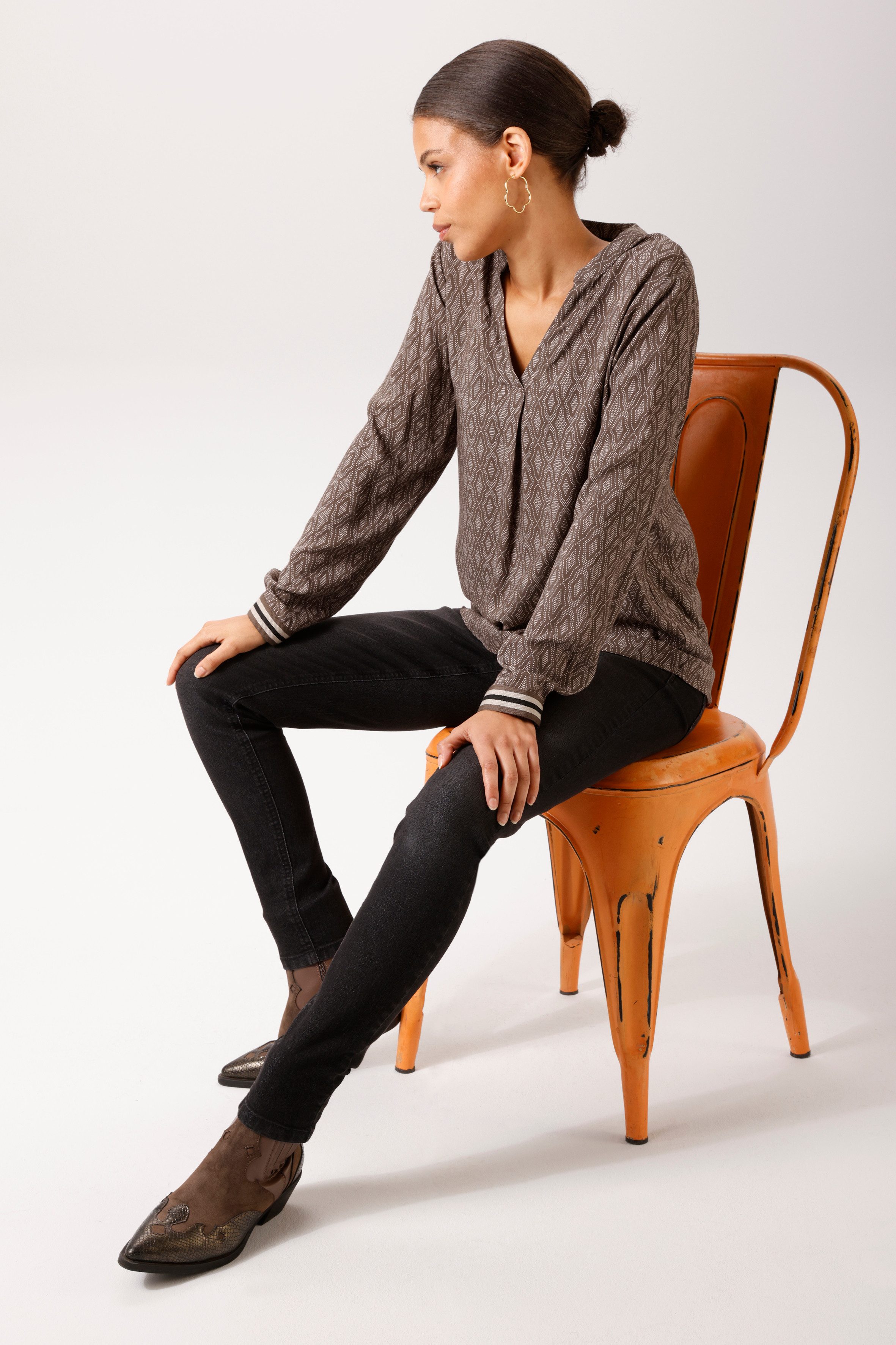 Zum Outfit 8