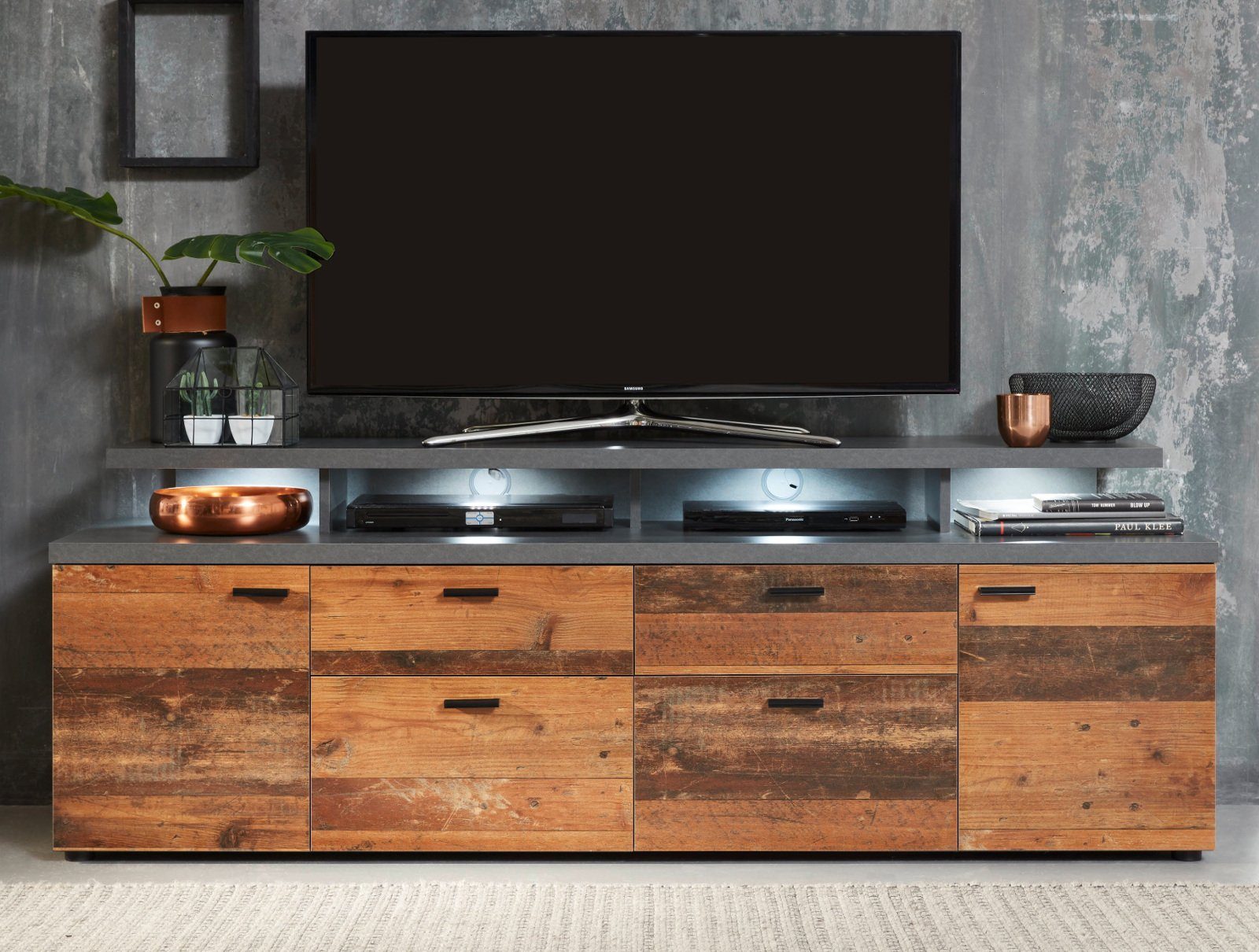 trendteam Lowboard Mood (TV Board in Used Wood Shabby und grau, 180 x 66 cm), mit Podest